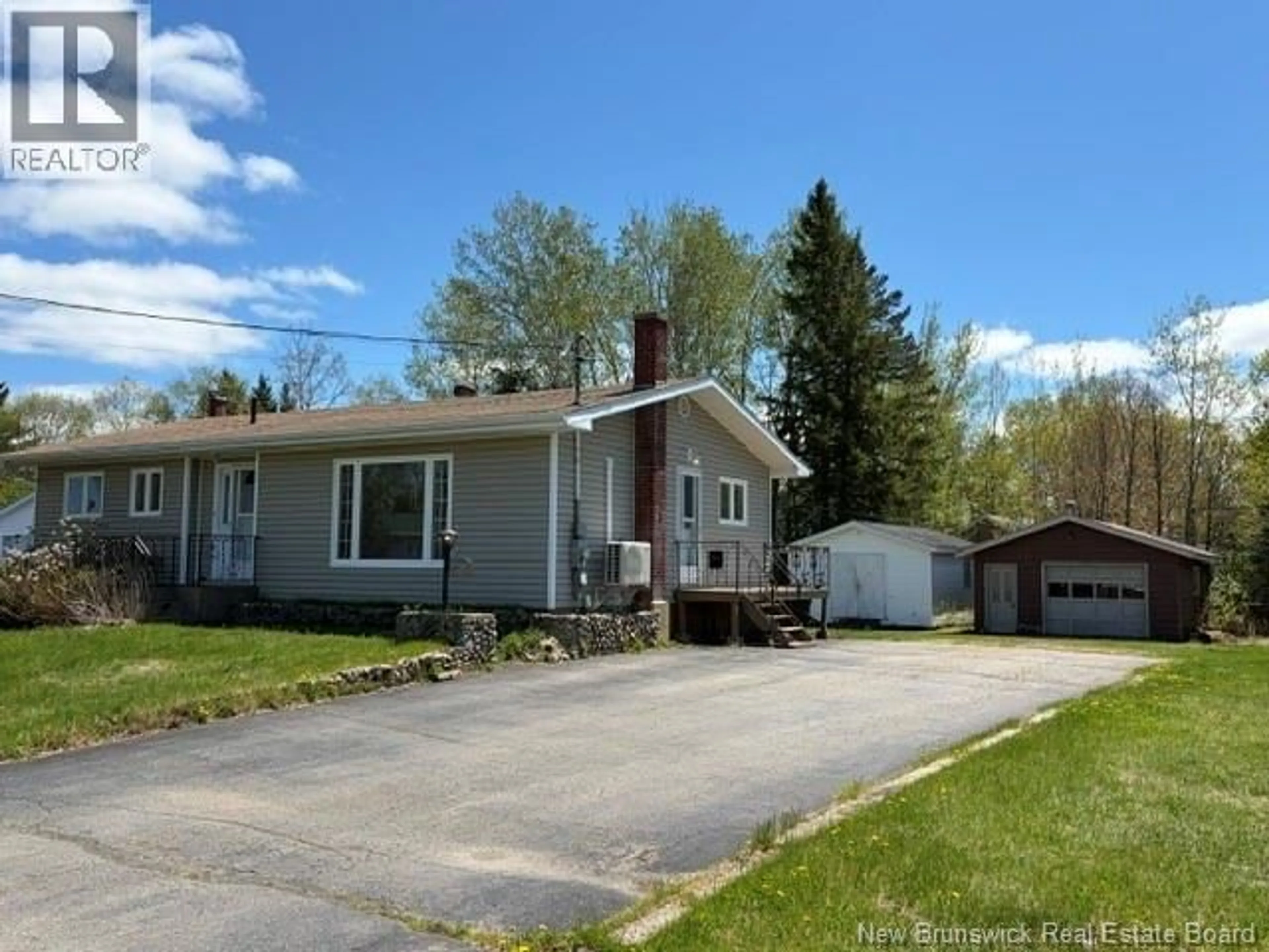 A pic from outside/outdoor area/front of a property/back of a property/a pic from drone, street for 1091 JAMES STREET, Bathurst New Brunswick E2A4L3