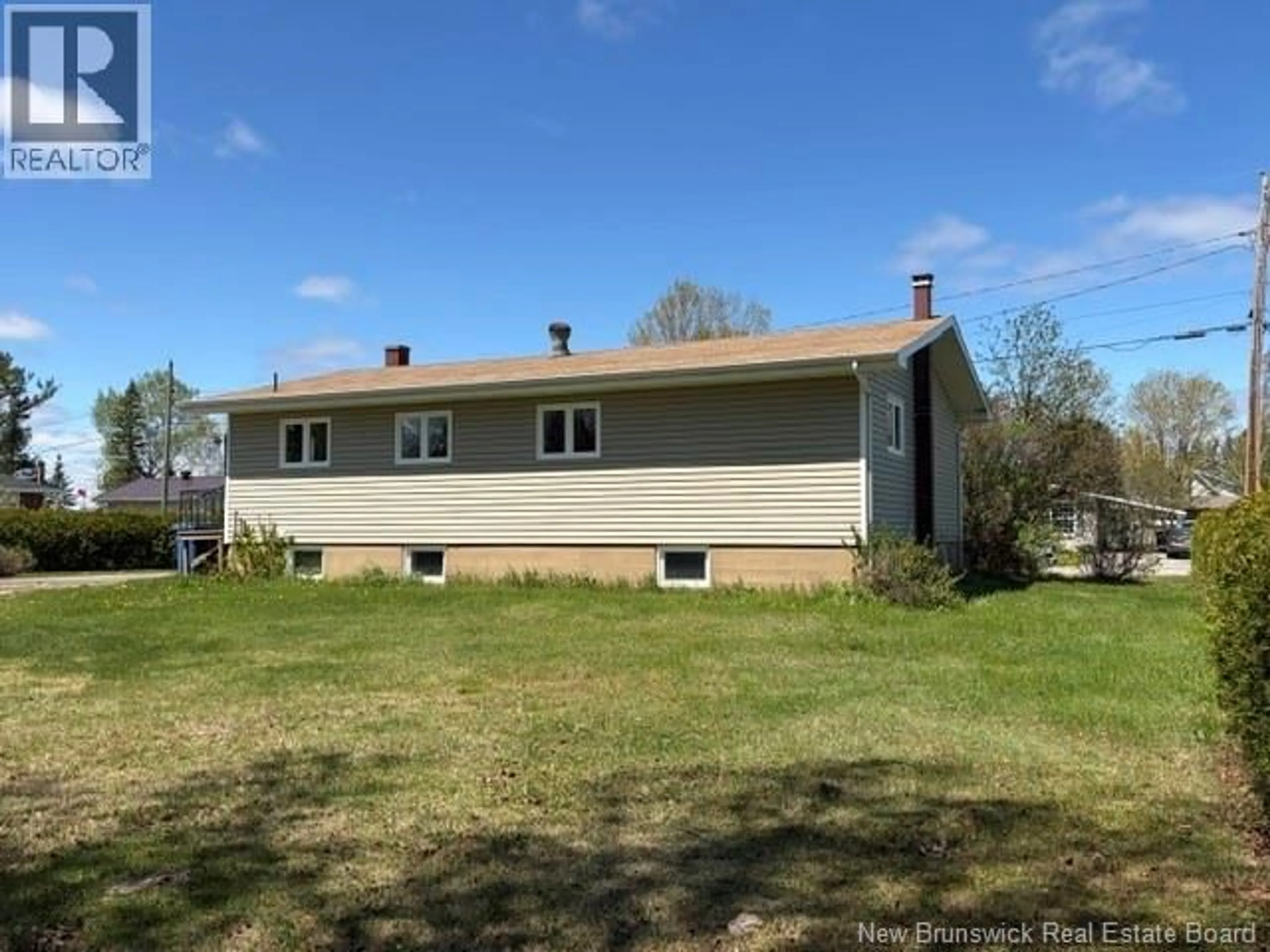 A pic from outside/outdoor area/front of a property/back of a property/a pic from drone, unknown for 1091 JAMES STREET, Bathurst New Brunswick E2A4L3