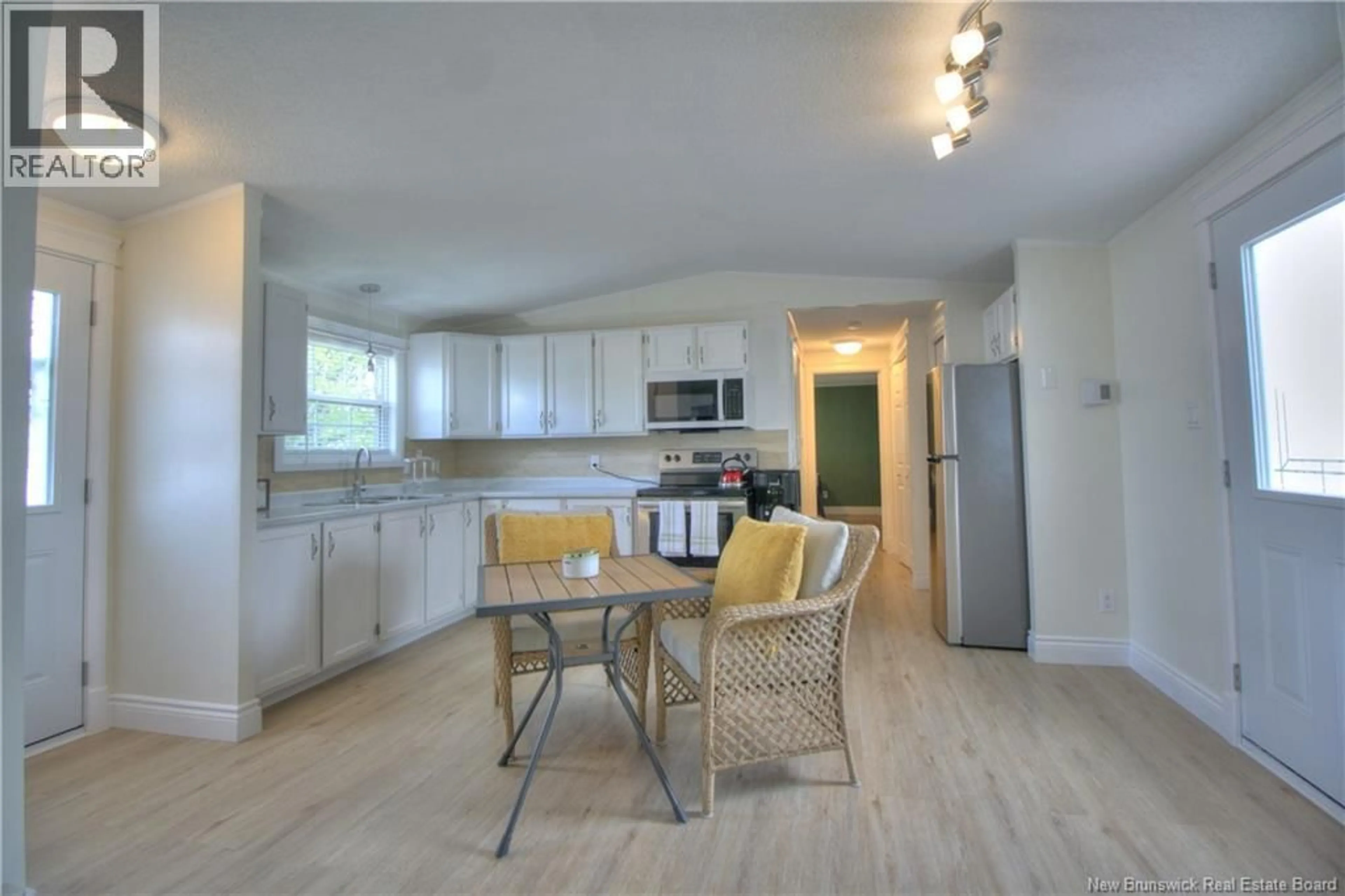 Open concept kitchen, unknown for 1 JASPER, Moncton New Brunswick E1H2X6