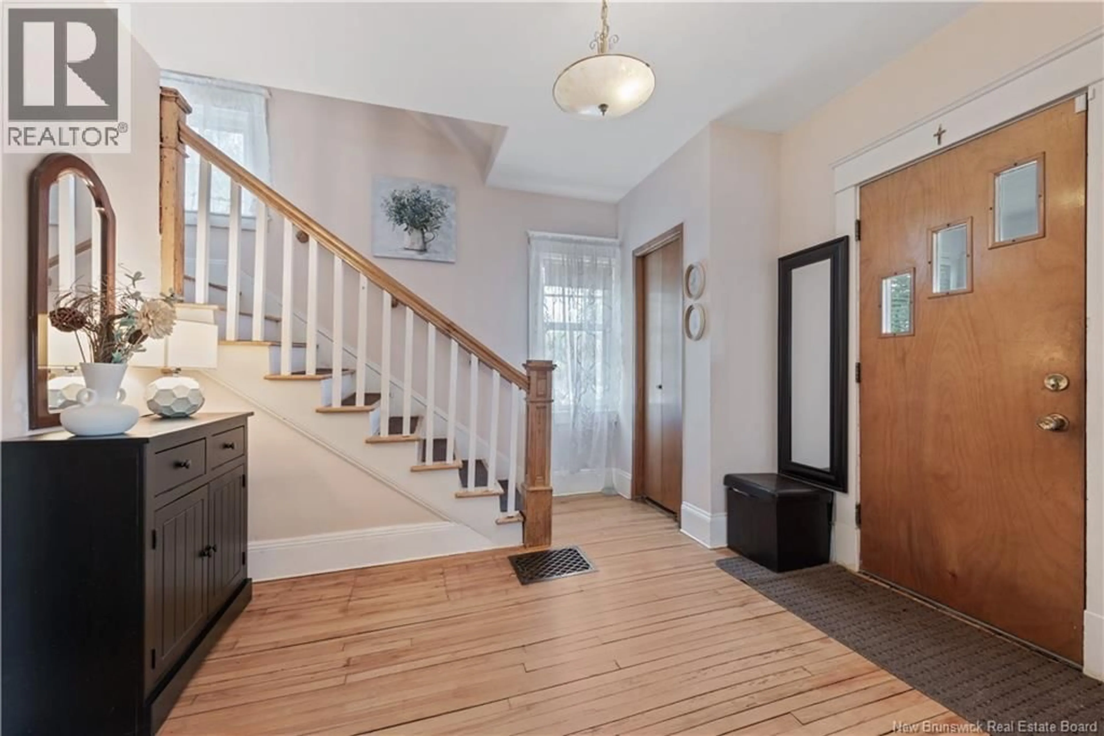 Indoor entryway for 35 WINTER AVENUE, Moncton New Brunswick E1C5X2