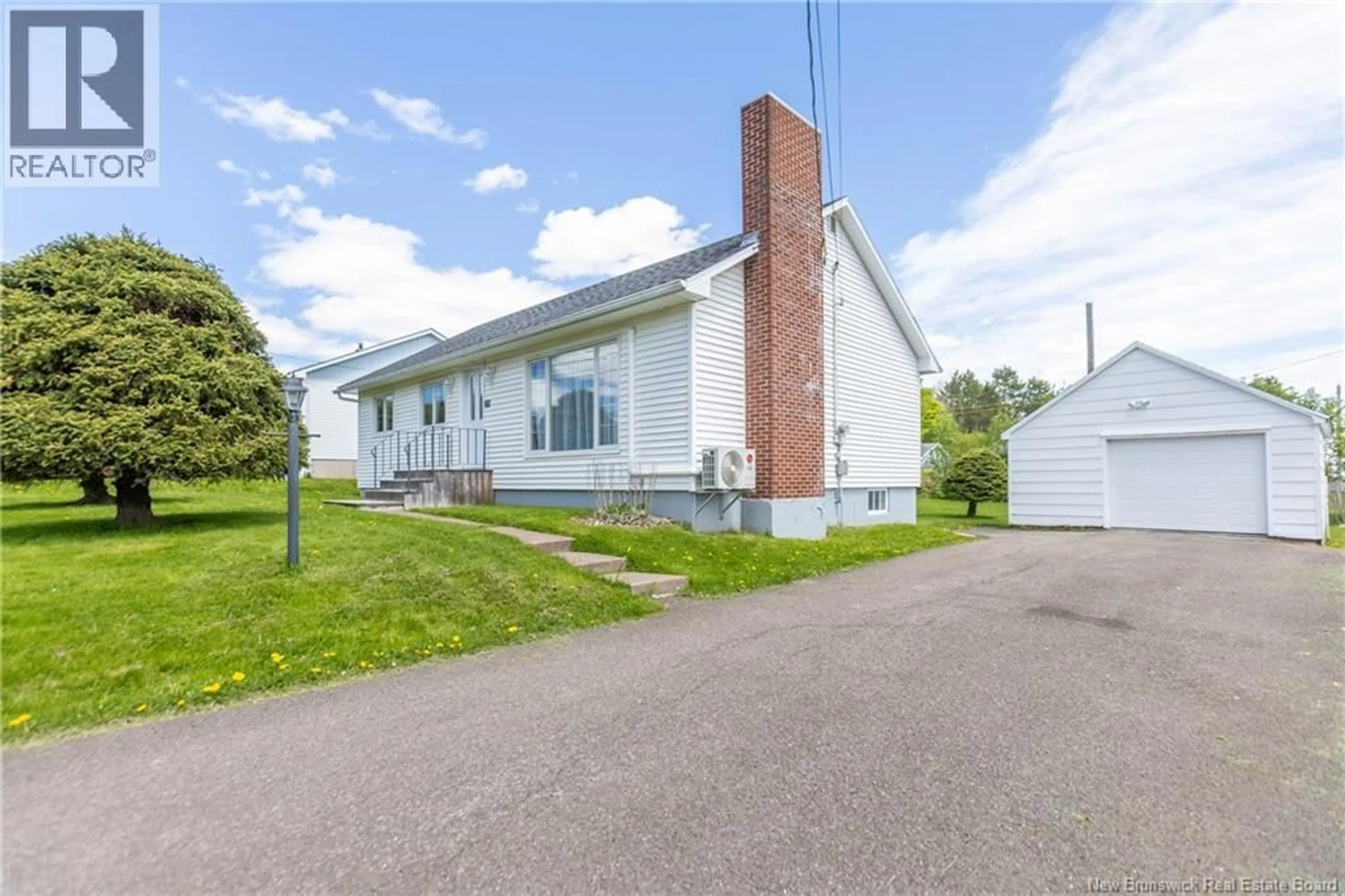A pic from outside/outdoor area/front of a property/back of a property/a pic from drone, street for 29 KIRK STREET, Sackville New Brunswick E4L3E5