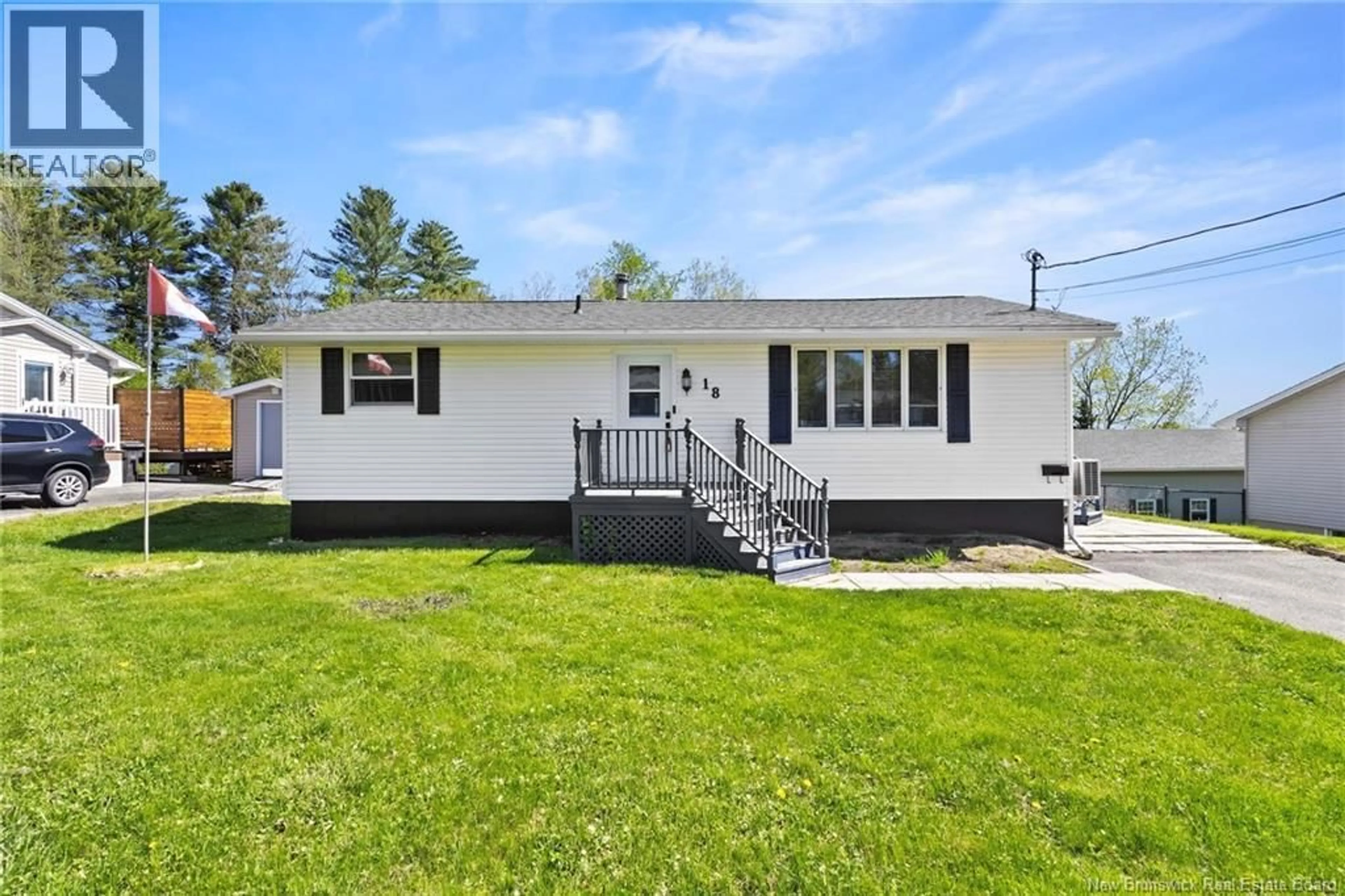 Home with vinyl exterior material, unknown for 18 HOLLYBROOK STREET, Fredericton New Brunswick E3A4N7