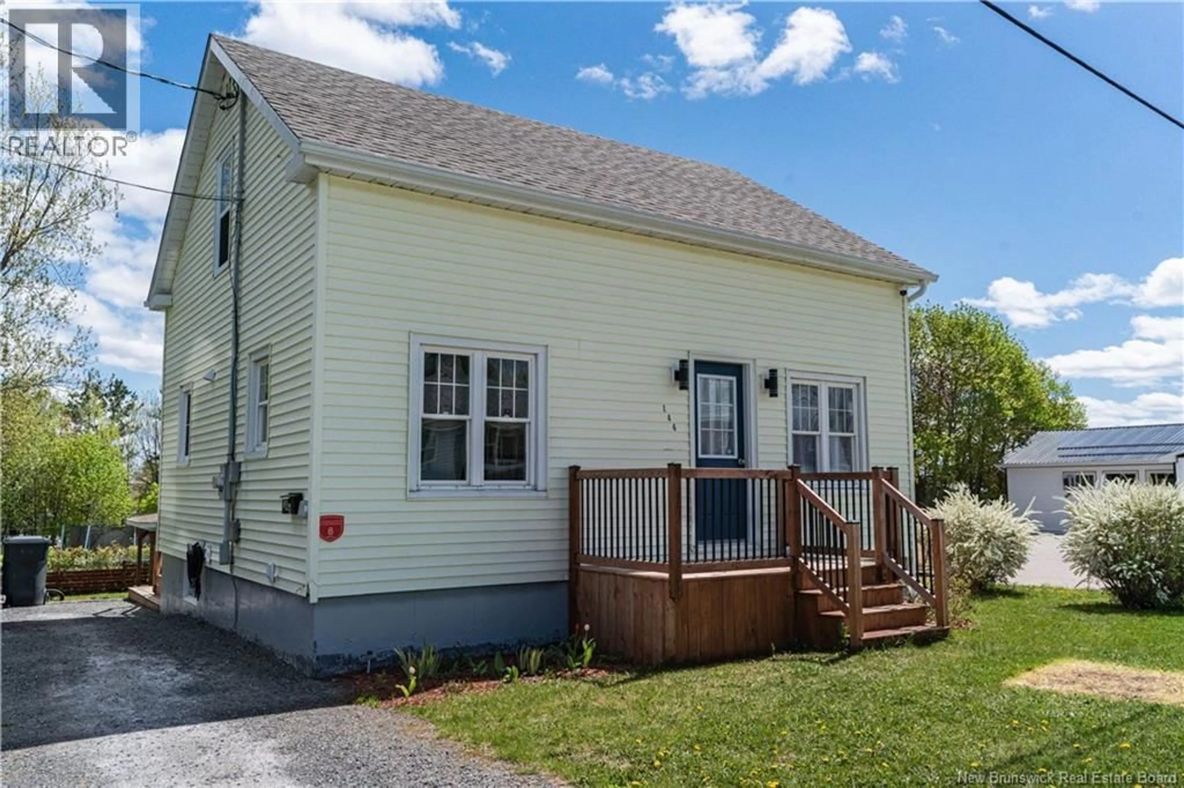 Home with vinyl exterior material, street for 146 BURNS ST, Miramichi New Brunswick E1V1H9