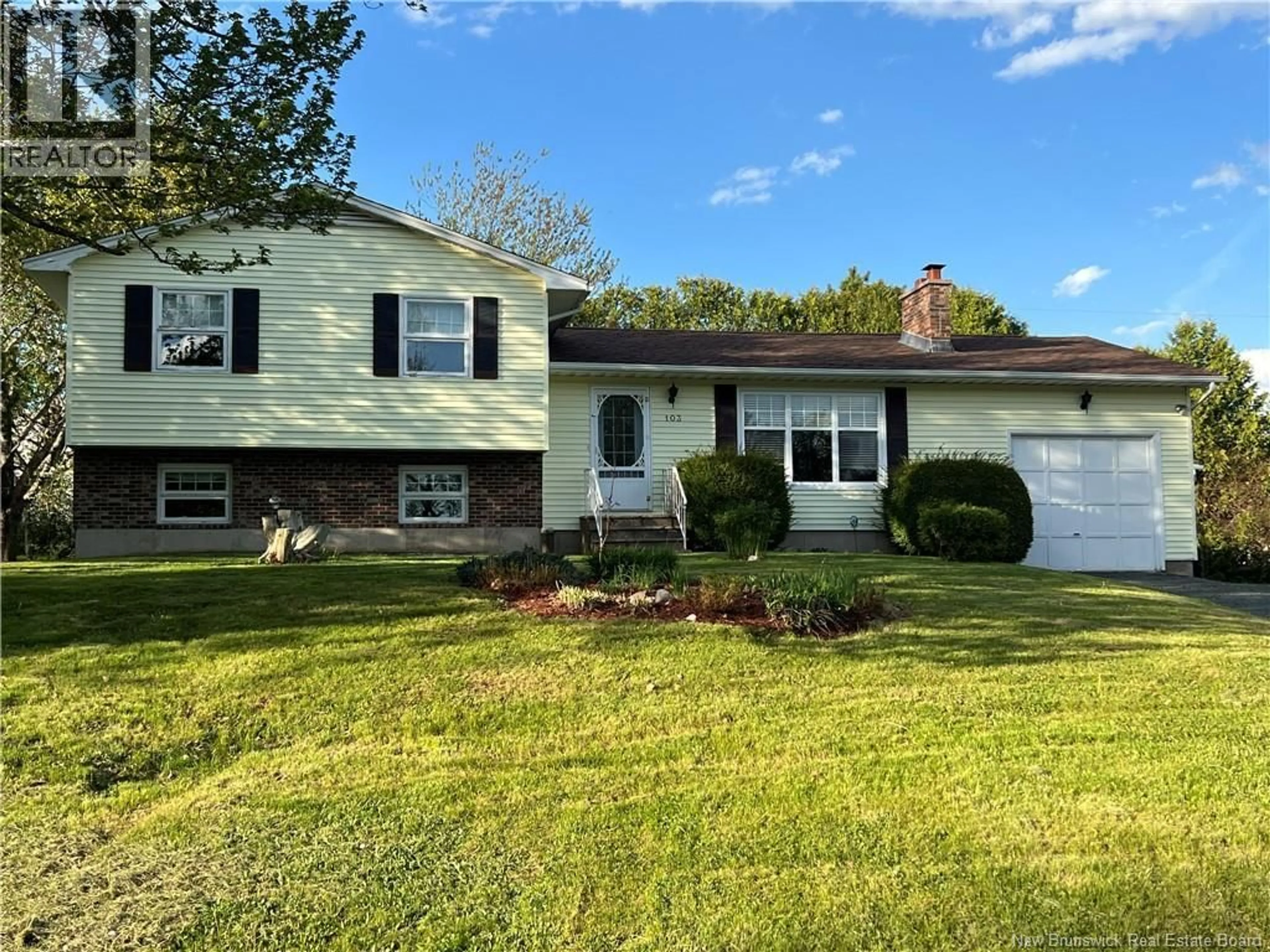 Home with vinyl exterior material, street for 103 CONFEDERATION AVENUE, New Maryland New Brunswick E3C1E5