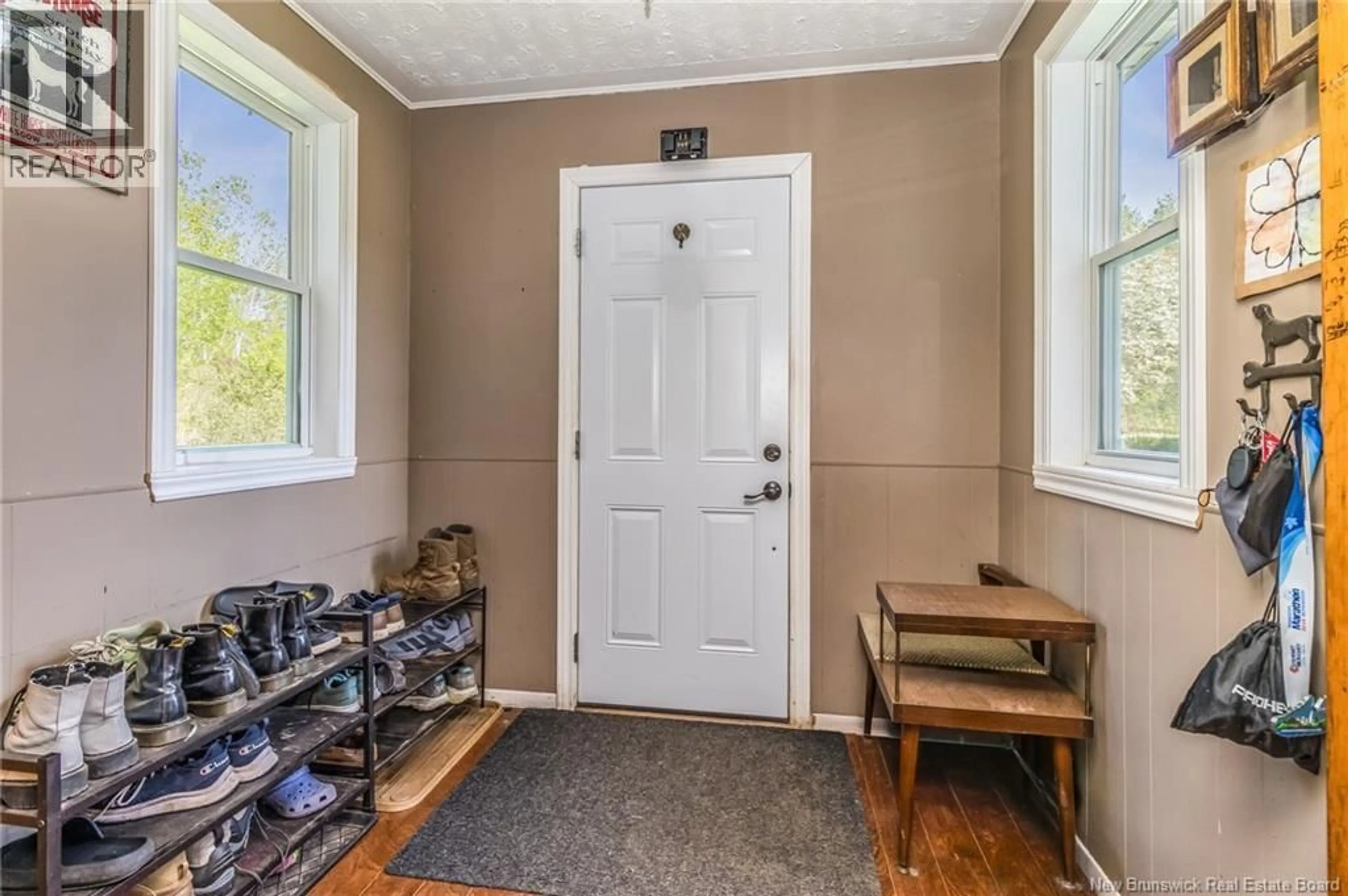 Indoor entryway for 1898 WATERSIDE DRIVE, Cambridge-Narrows New Brunswick E4C1Z1