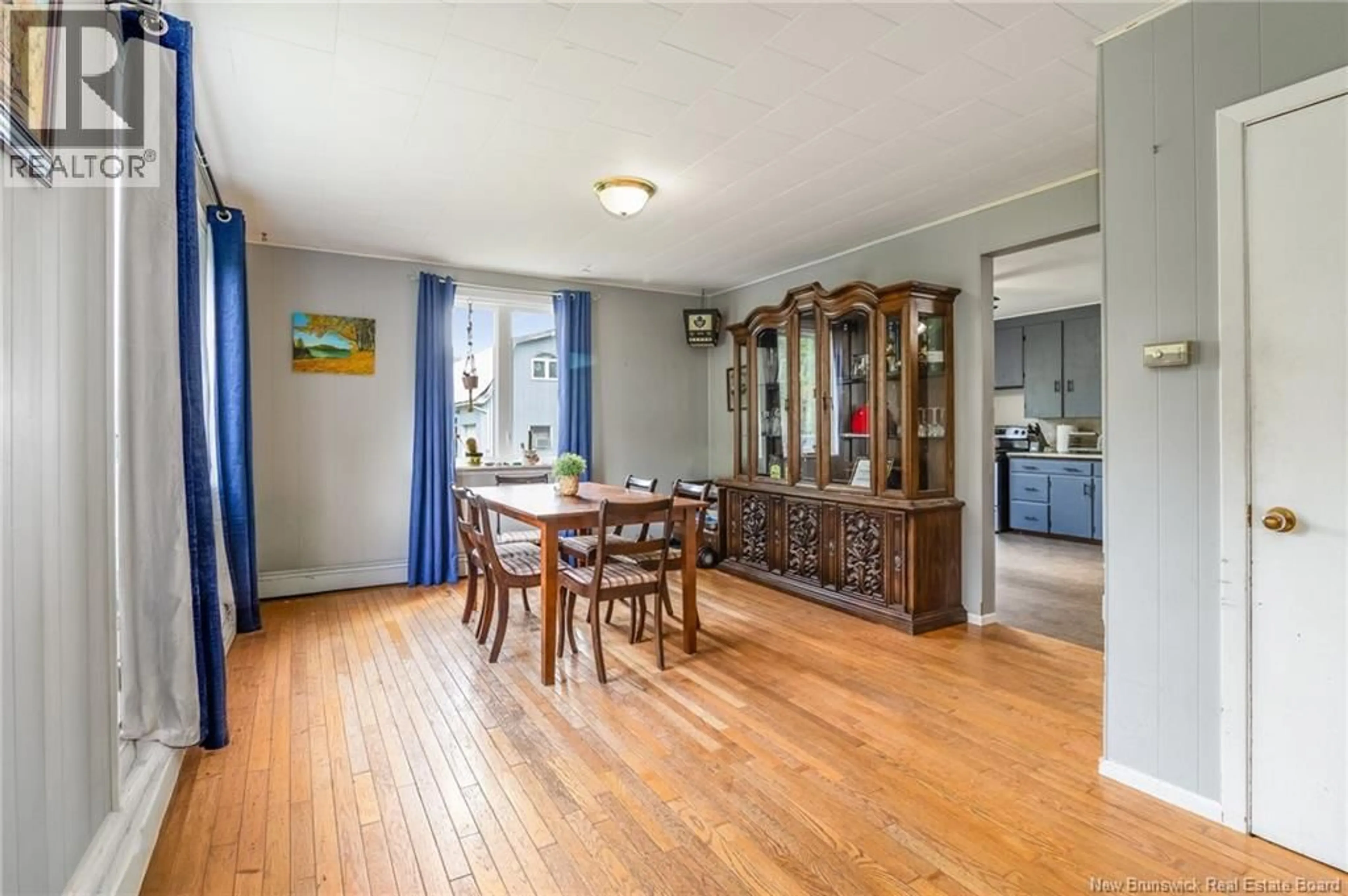Dining room, wood/laminate floor for 1898 WATERSIDE DRIVE, Cambridge-Narrows New Brunswick E4C1Z1