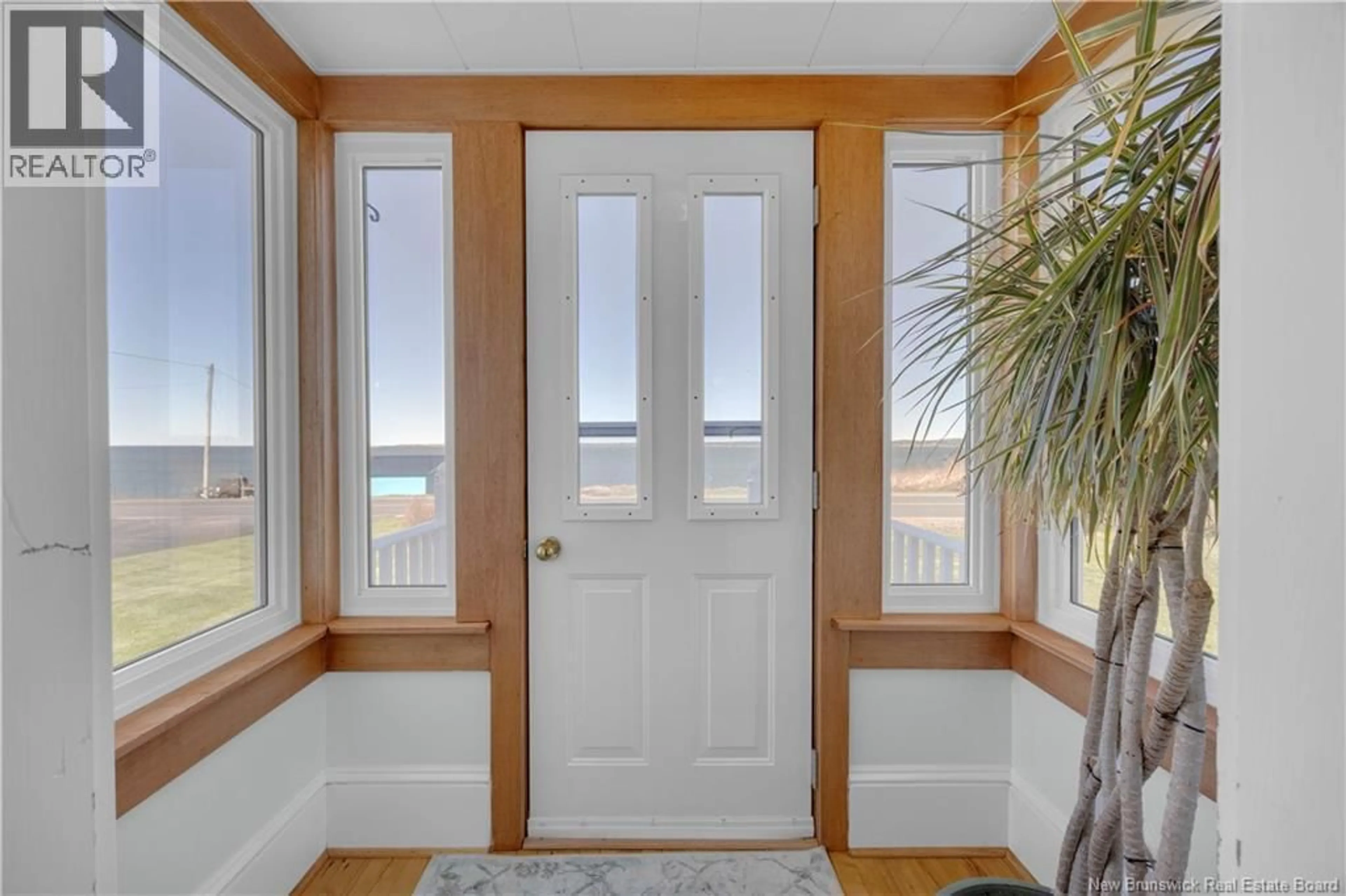 Indoor entryway for 243 MACES BAY ROAD, Maces Bay New Brunswick E5J1S8
