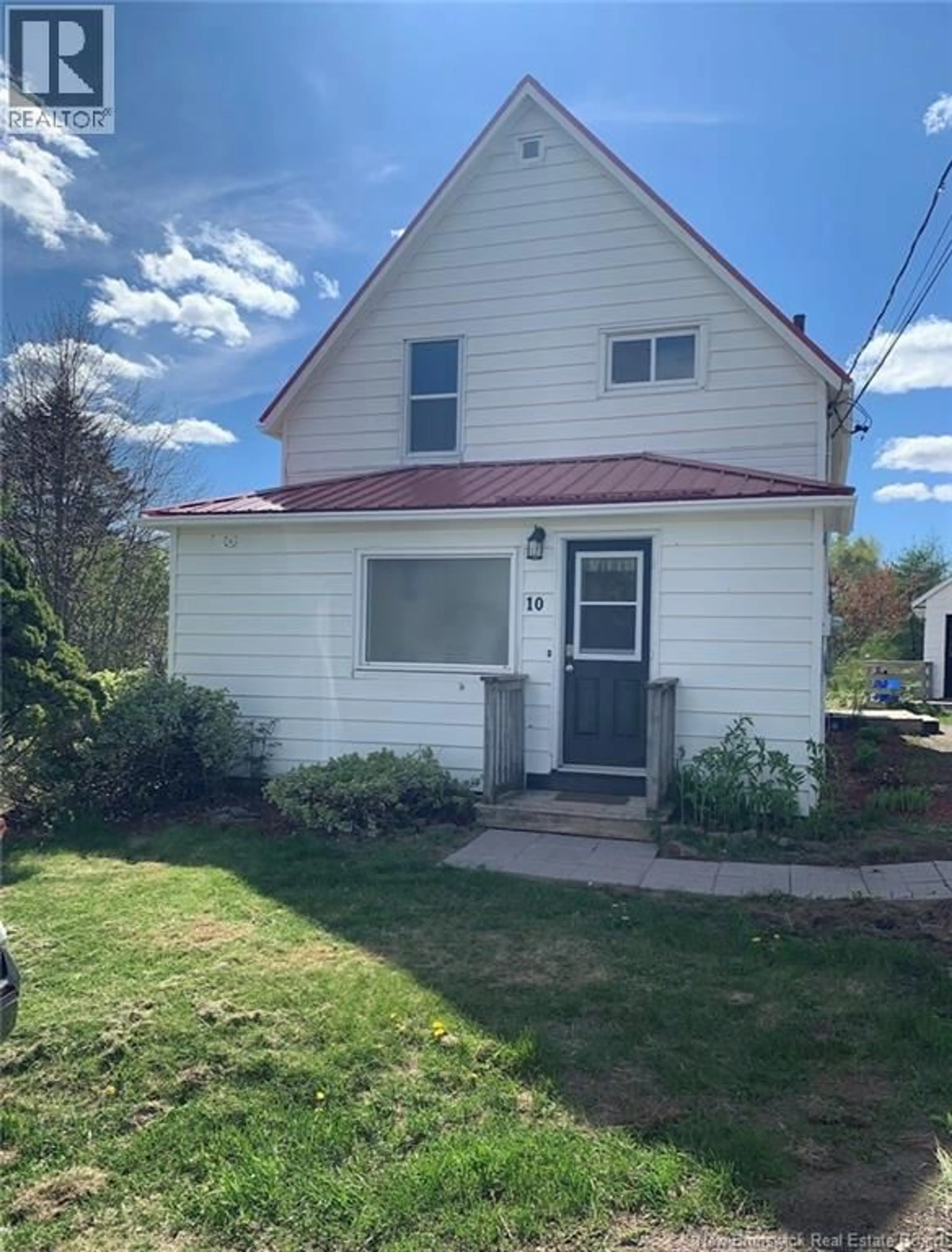 Home with vinyl exterior material, street for 10 KIRK STREET, Sackville New Brunswick E4L3E8