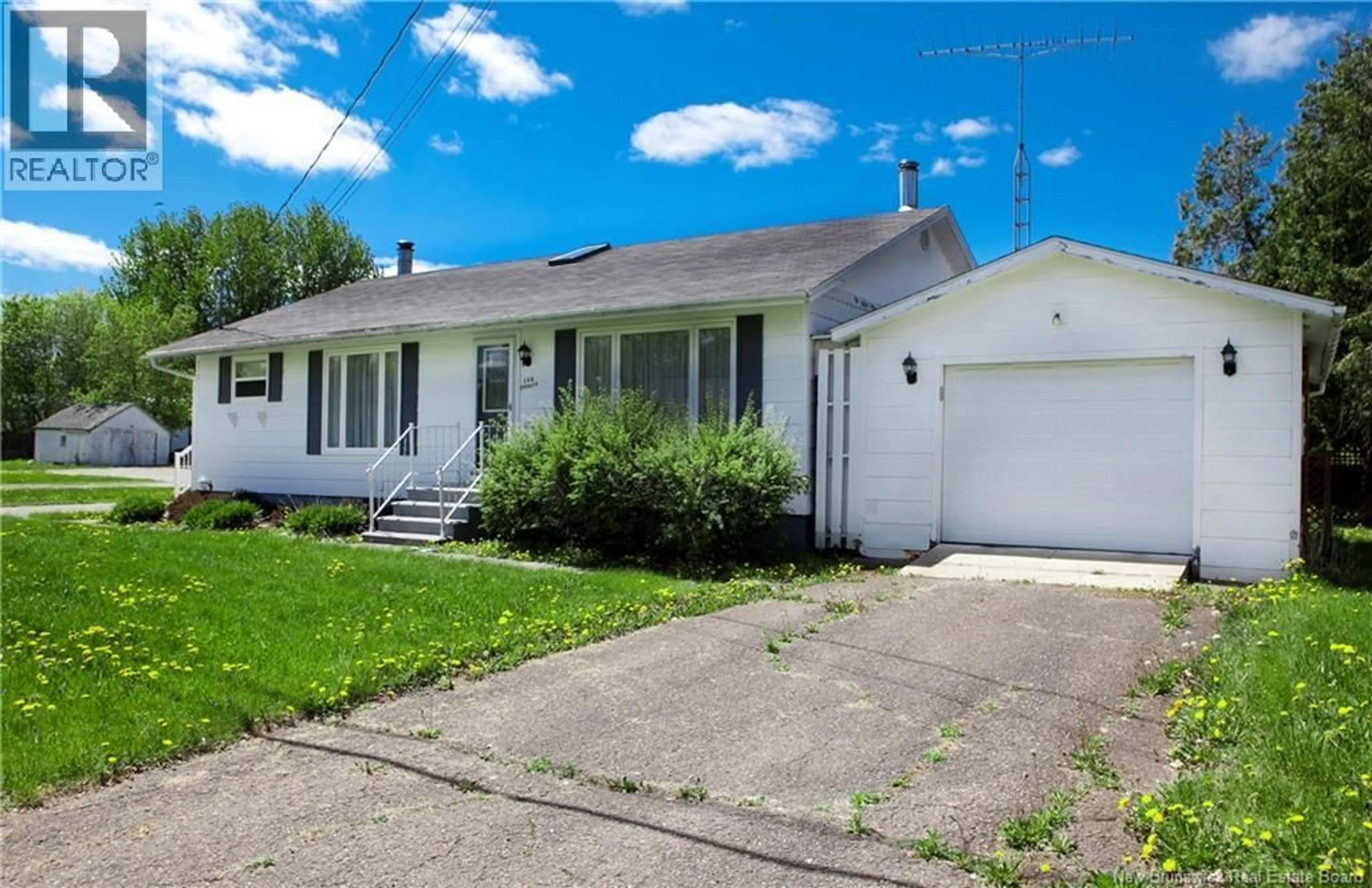 Home with vinyl exterior material, street for 148 WENTWORTH STREET, Woodstock New Brunswick E7M2Z8
