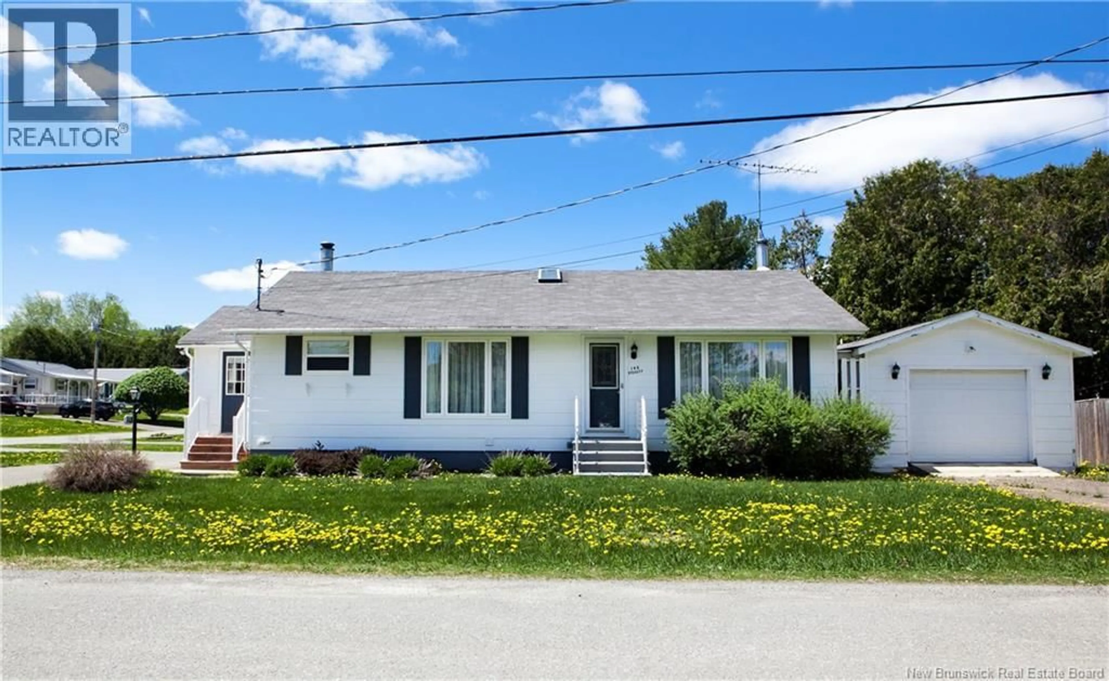 Home with vinyl exterior material, street for 148 WENTWORTH STREET, Woodstock New Brunswick E7M2Z8