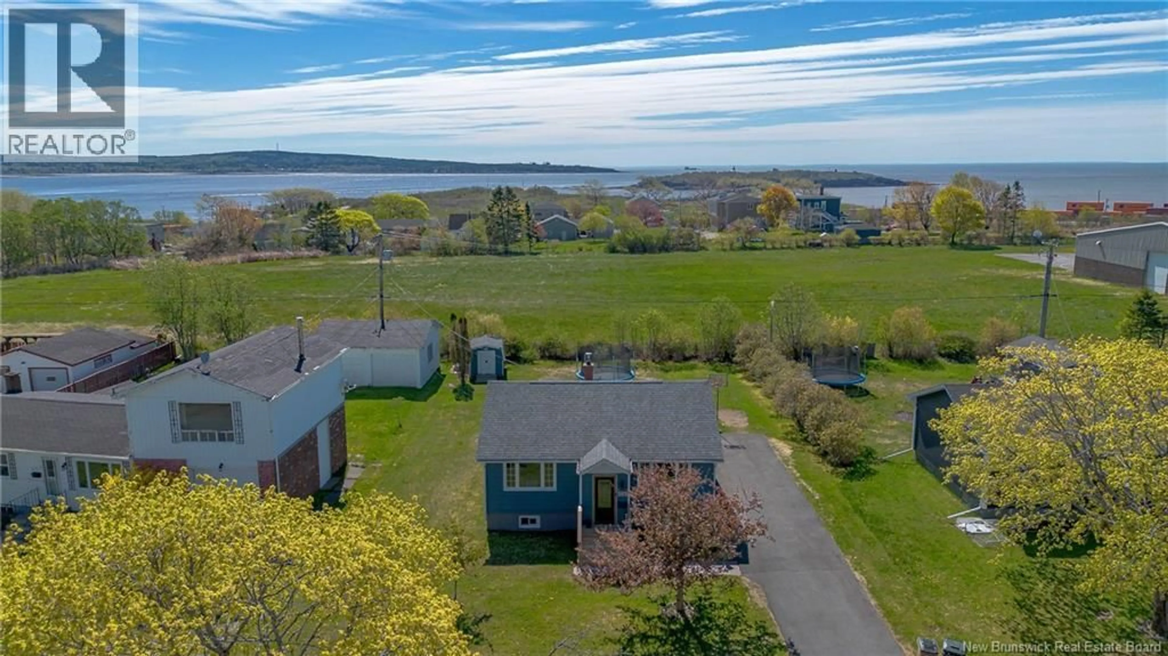 A pic from outside/outdoor area/front of a property/back of a property/a pic from drone, water/lake/river/ocean view for 365 BEACONSFIELD CRESCENT, Saint John New Brunswick E2M2H7