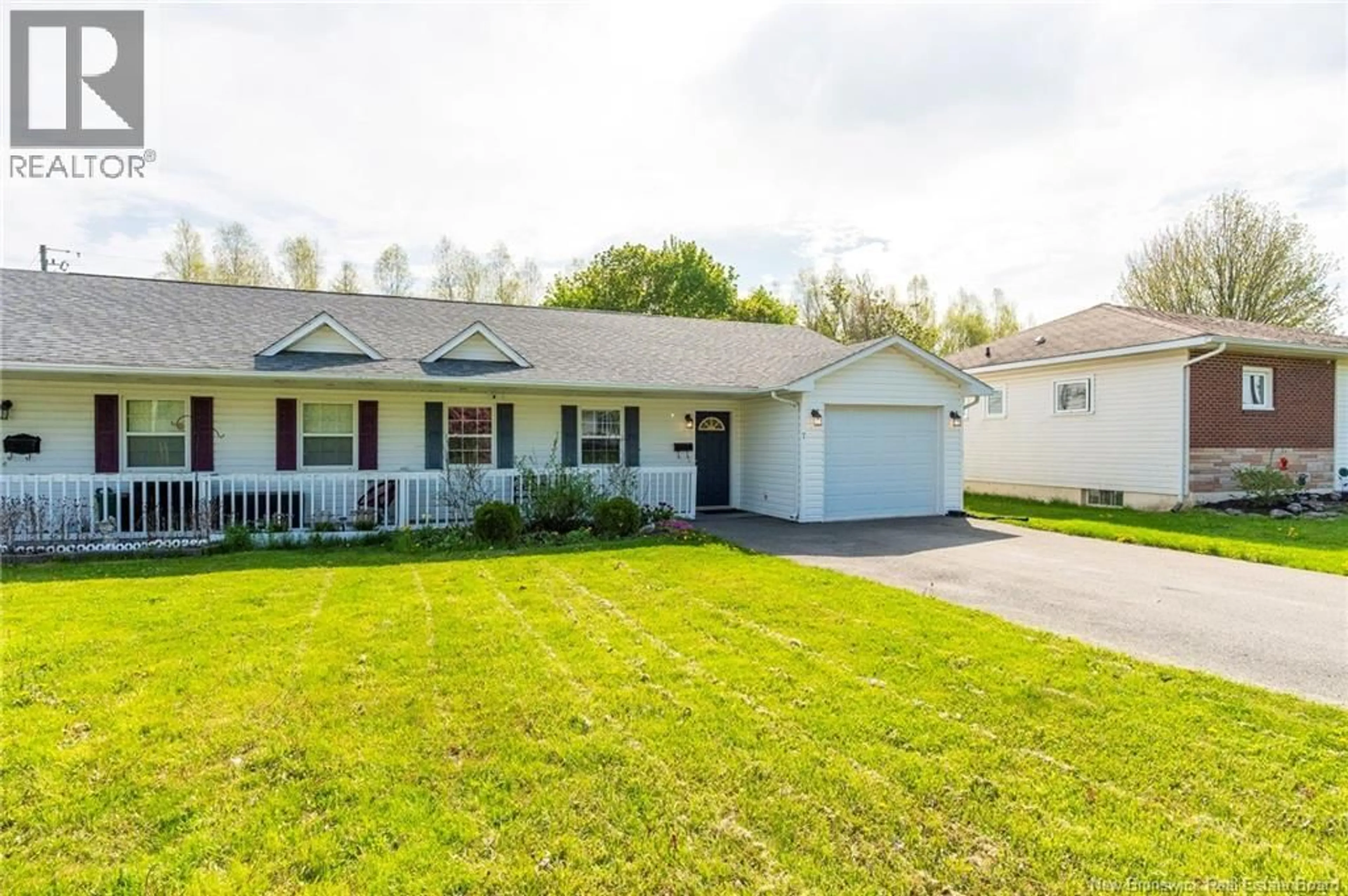 Home with vinyl exterior material, street for 7 ALICE AVENUE, Moncton New Brunswick E1E2H9
