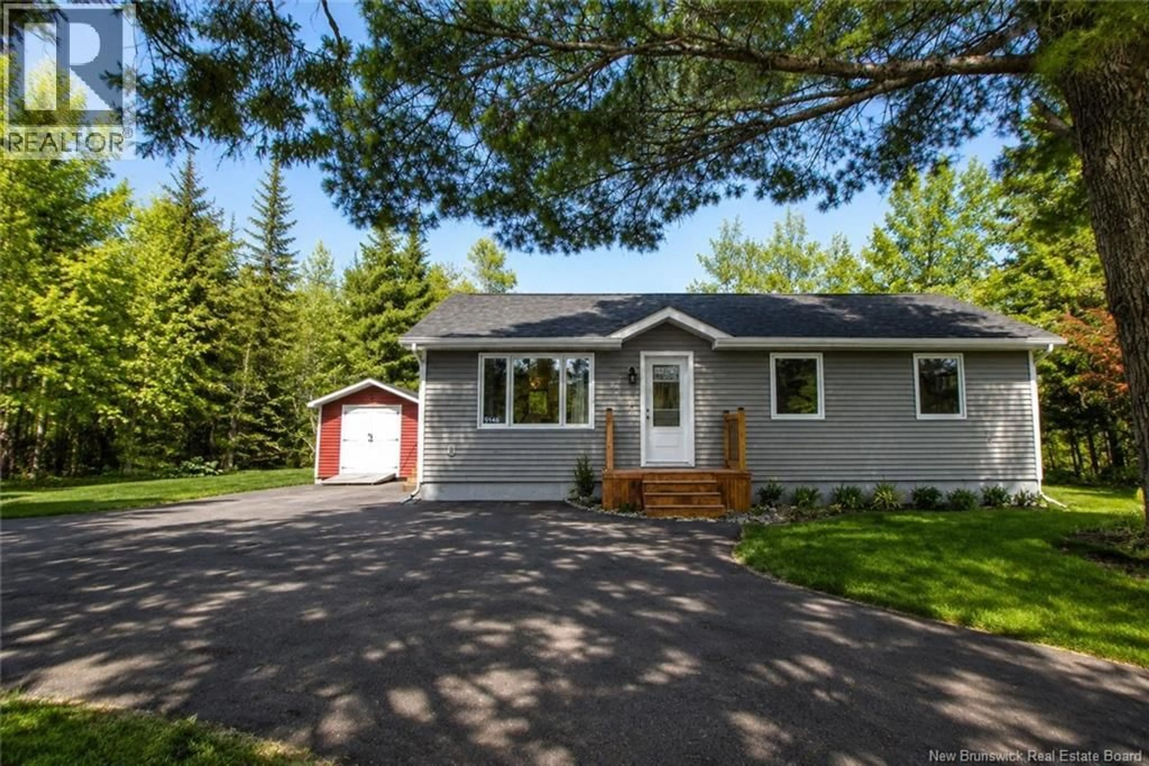 Home with vinyl exterior material, street for 9146 MAIN STREET, Richibucto New Brunswick E4W4C4