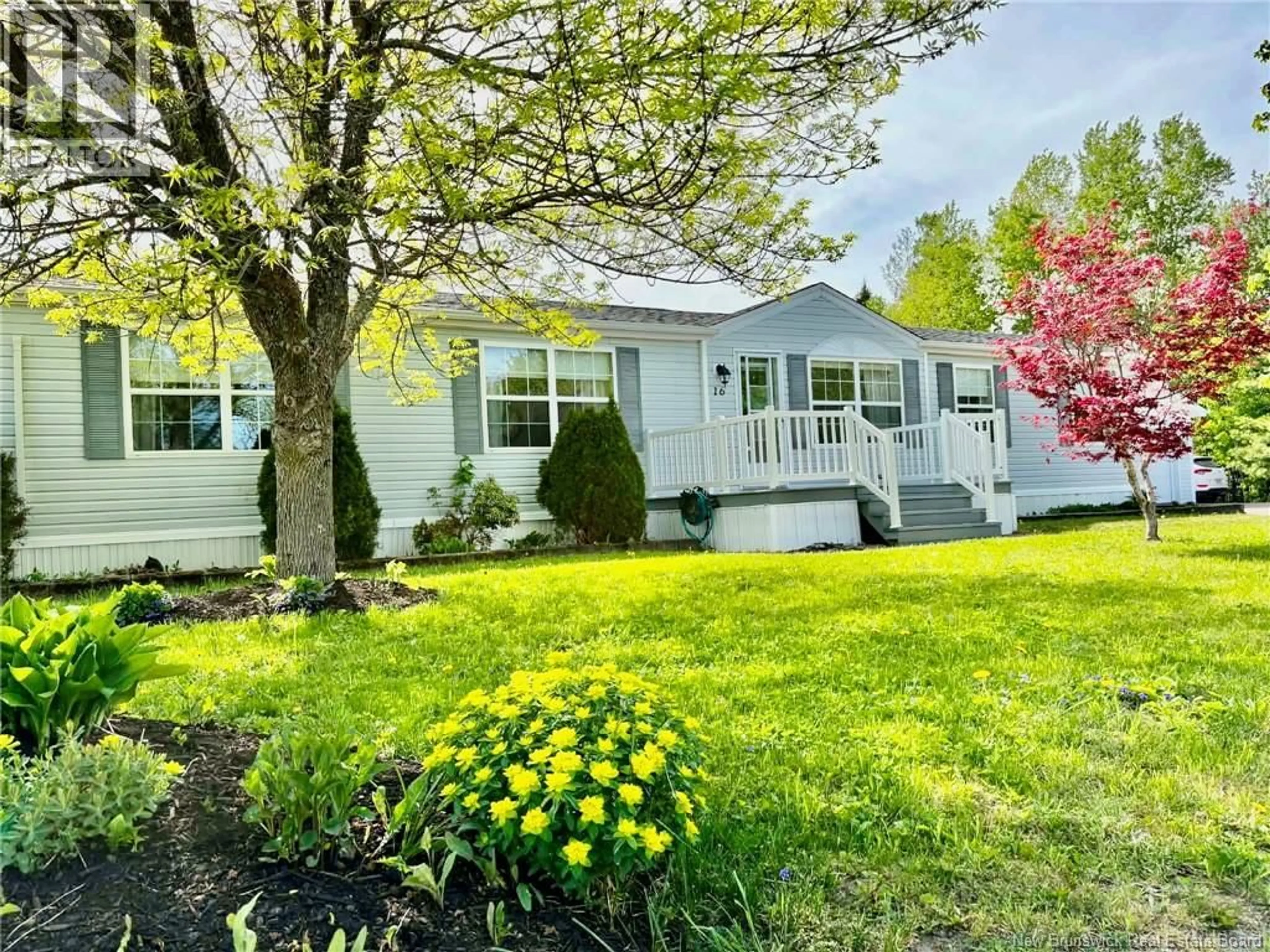 Home with vinyl exterior material, unknown for 16 ANEMONE STREET, Moncton New Brunswick E1H2R7