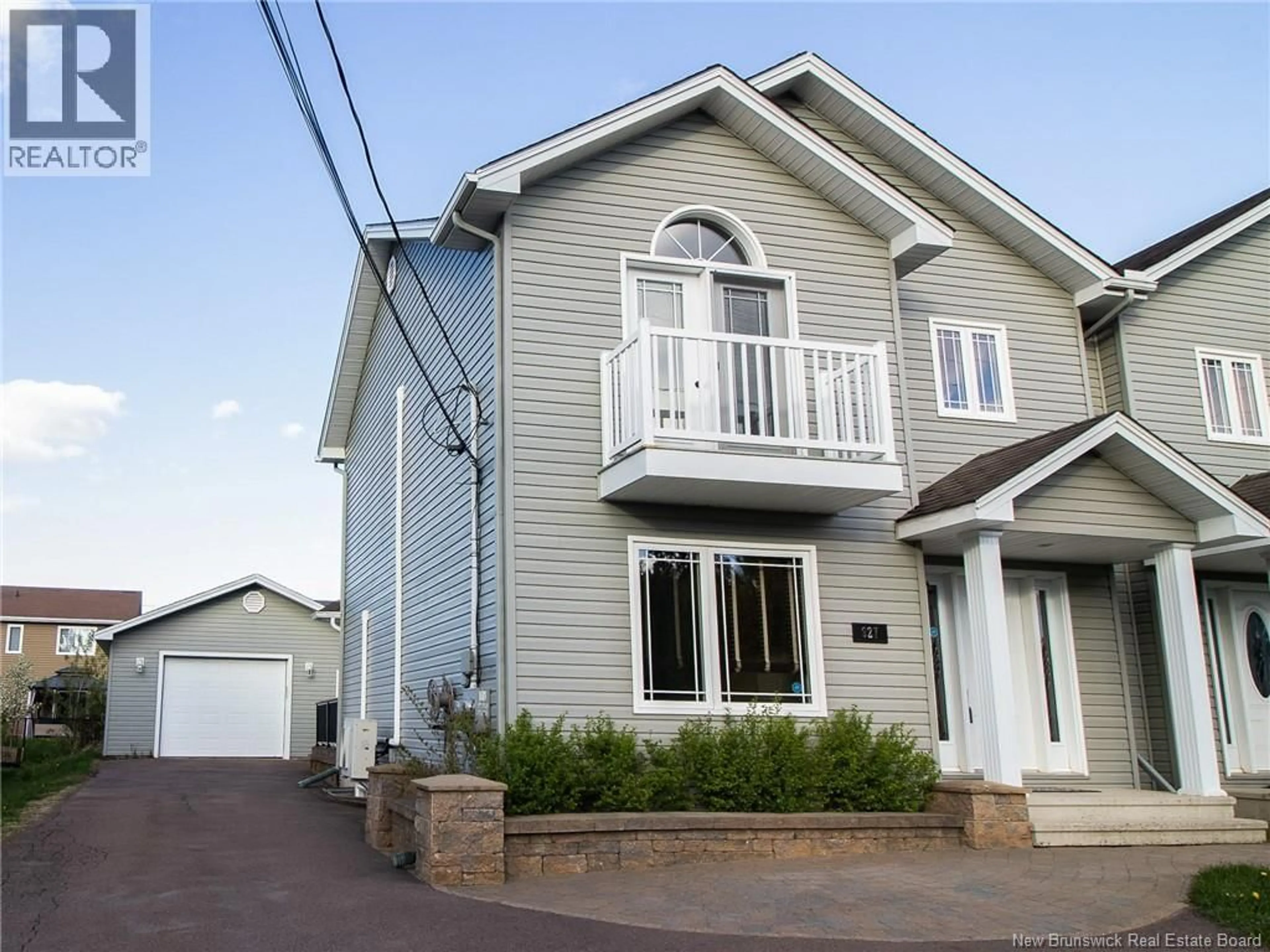Home with vinyl exterior material, street for 927 MAPLETON ROAD, Moncton New Brunswick E1G2K6