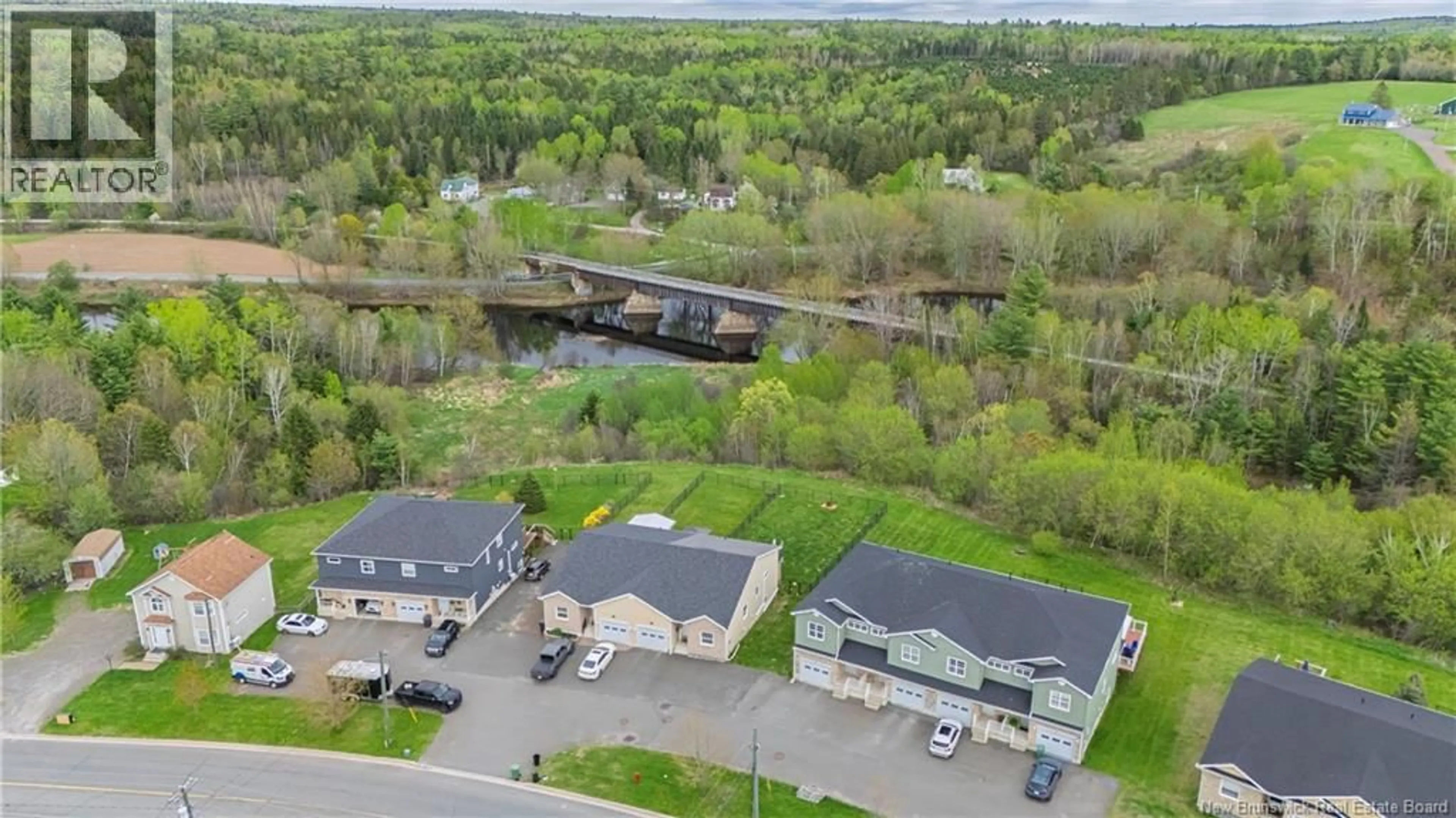 A pic from outside/outdoor area/front of a property/back of a property/a pic from drone, unknown for 566 CANADA STREET, Fredericton New Brunswick E3A8W5