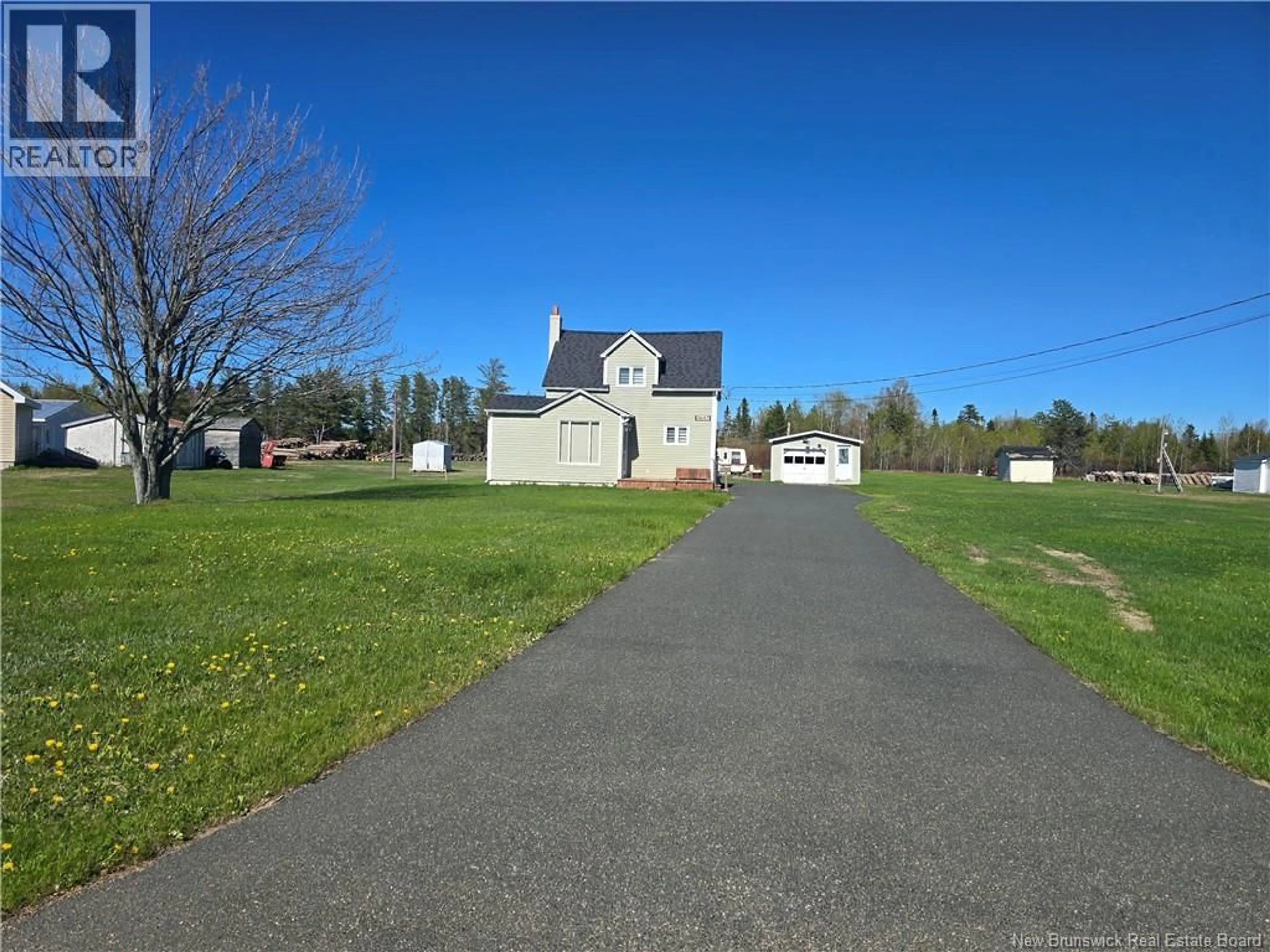 A pic from outside/outdoor area/front of a property/back of a property/a pic from drone, street for 3647 MORAIS, Bas-Caraquet New Brunswick E1W5Y1
