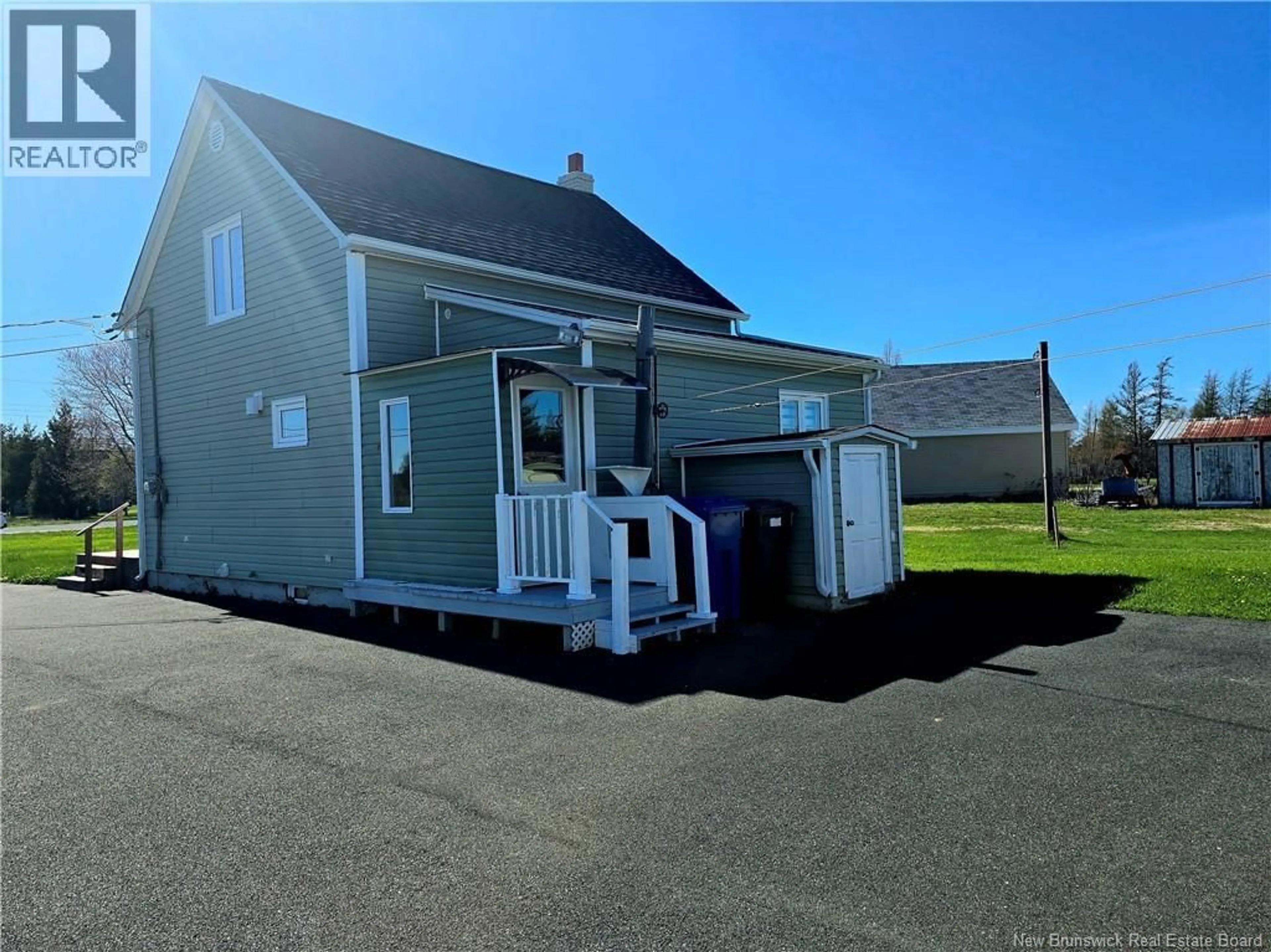 A pic from outside/outdoor area/front of a property/back of a property/a pic from drone, street for 3647 MORAIS, Bas-Caraquet New Brunswick E1W5Y1