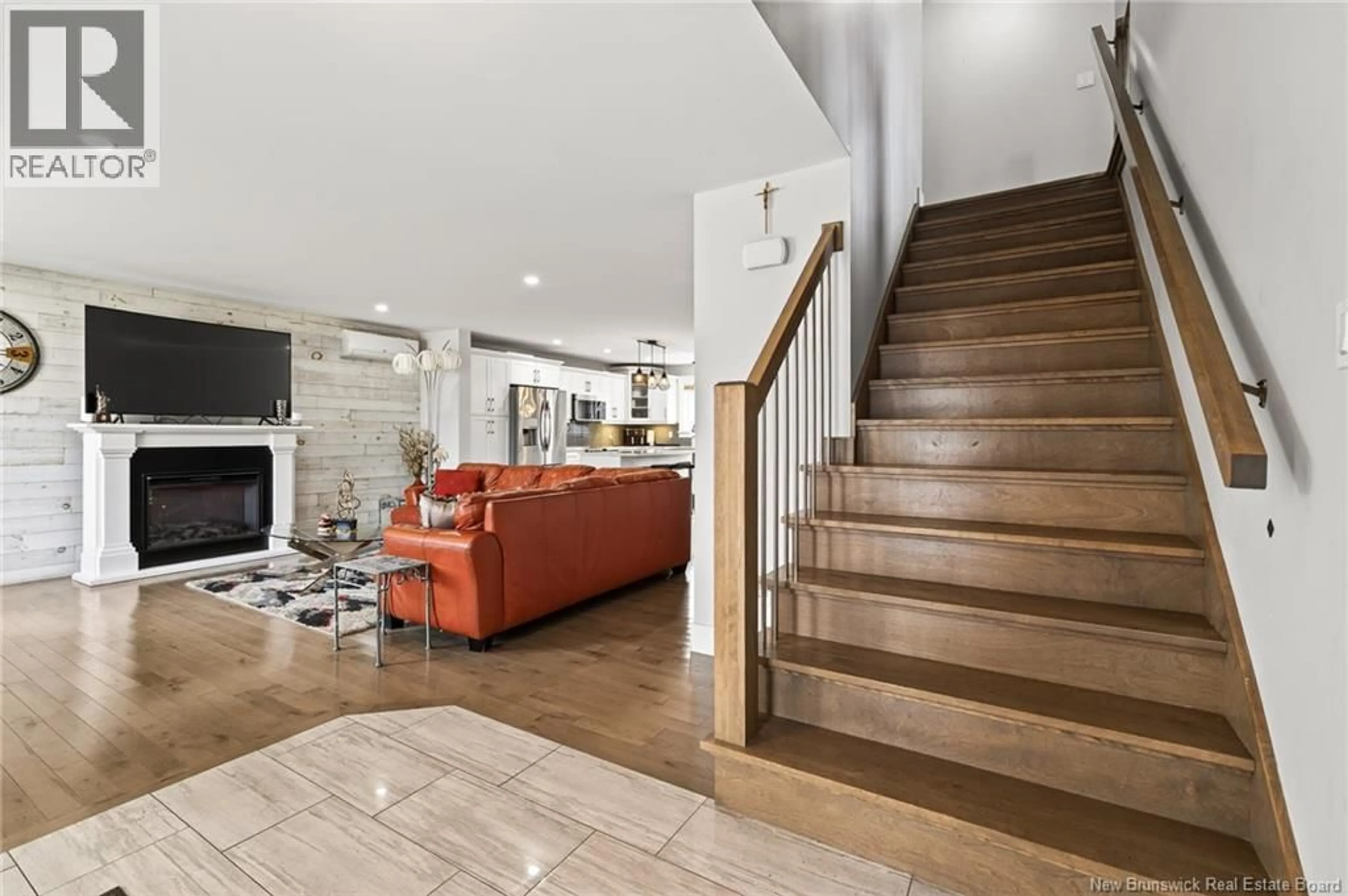 Indoor foyer for 64 SATARA DRIVE, Moncton New Brunswick E1G6A6