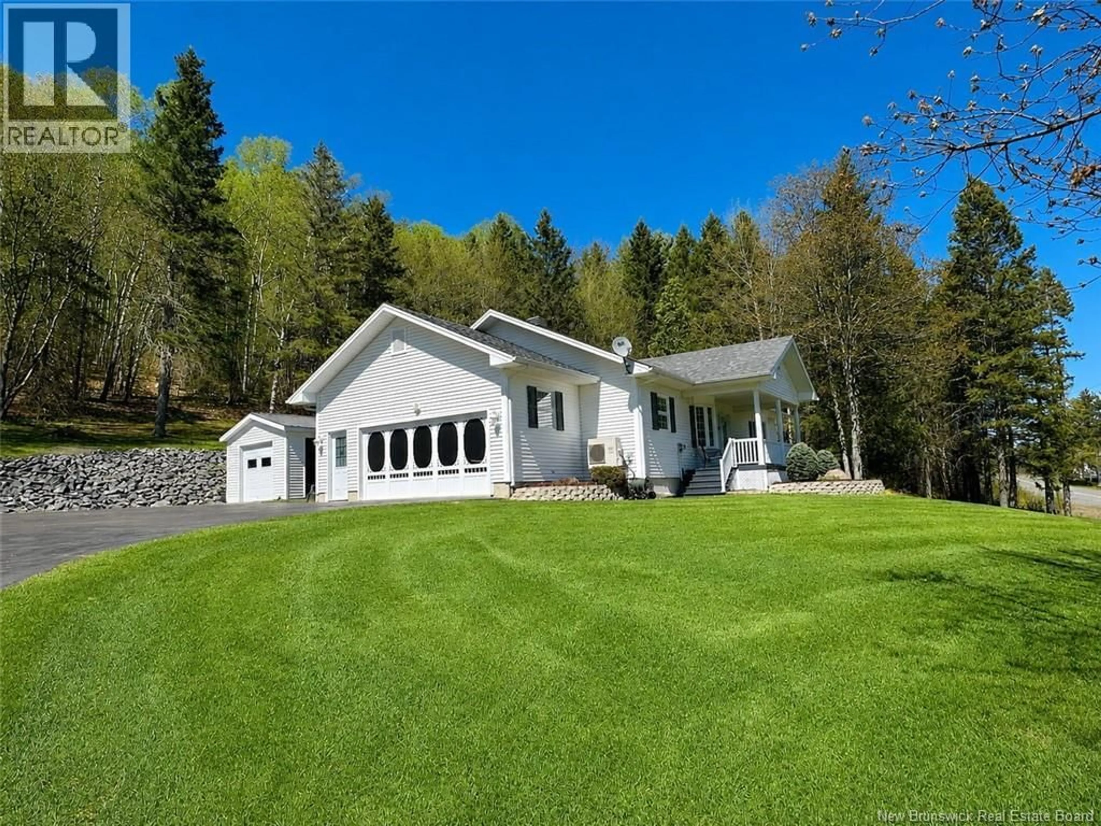 Home with vinyl exterior material, unknown for 3759 ROUTE 205 ROAD, Saint-François-de-Madawaska New Brunswick E7A1S1