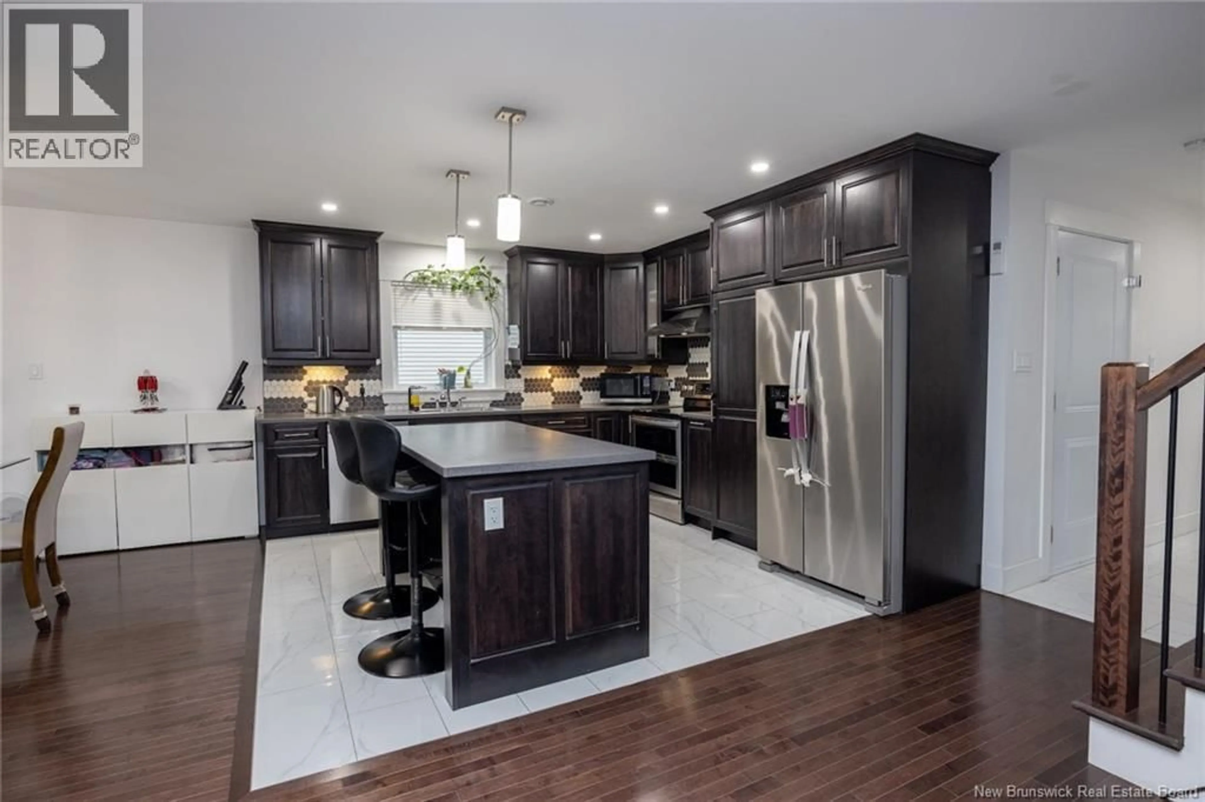Contemporary kitchen, unknown for 19 LORILYNN CRESCENT, Fredericton New Brunswick E3C0P3