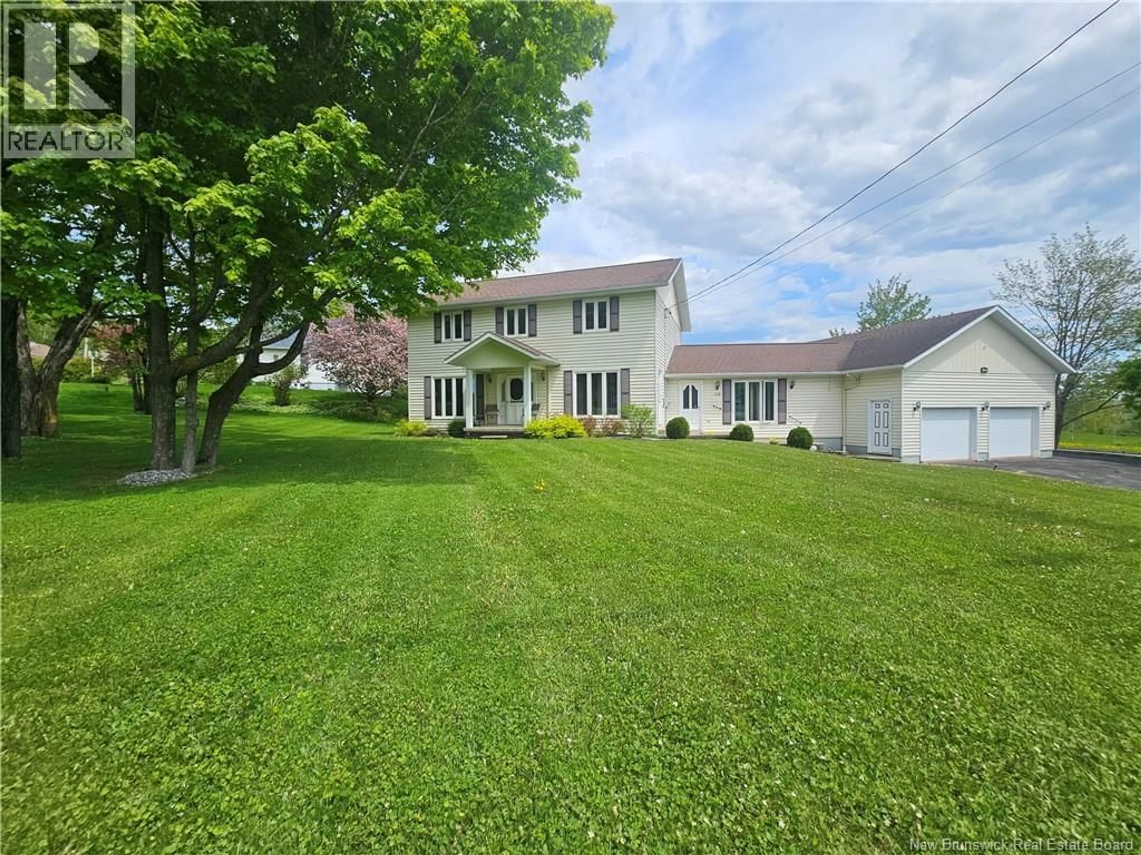 A pic from outside/outdoor area/front of a property/back of a property/a pic from drone, street for 140 BELAIR STREET, Grand-Sault/Grand Falls New Brunswick E3Y1B8