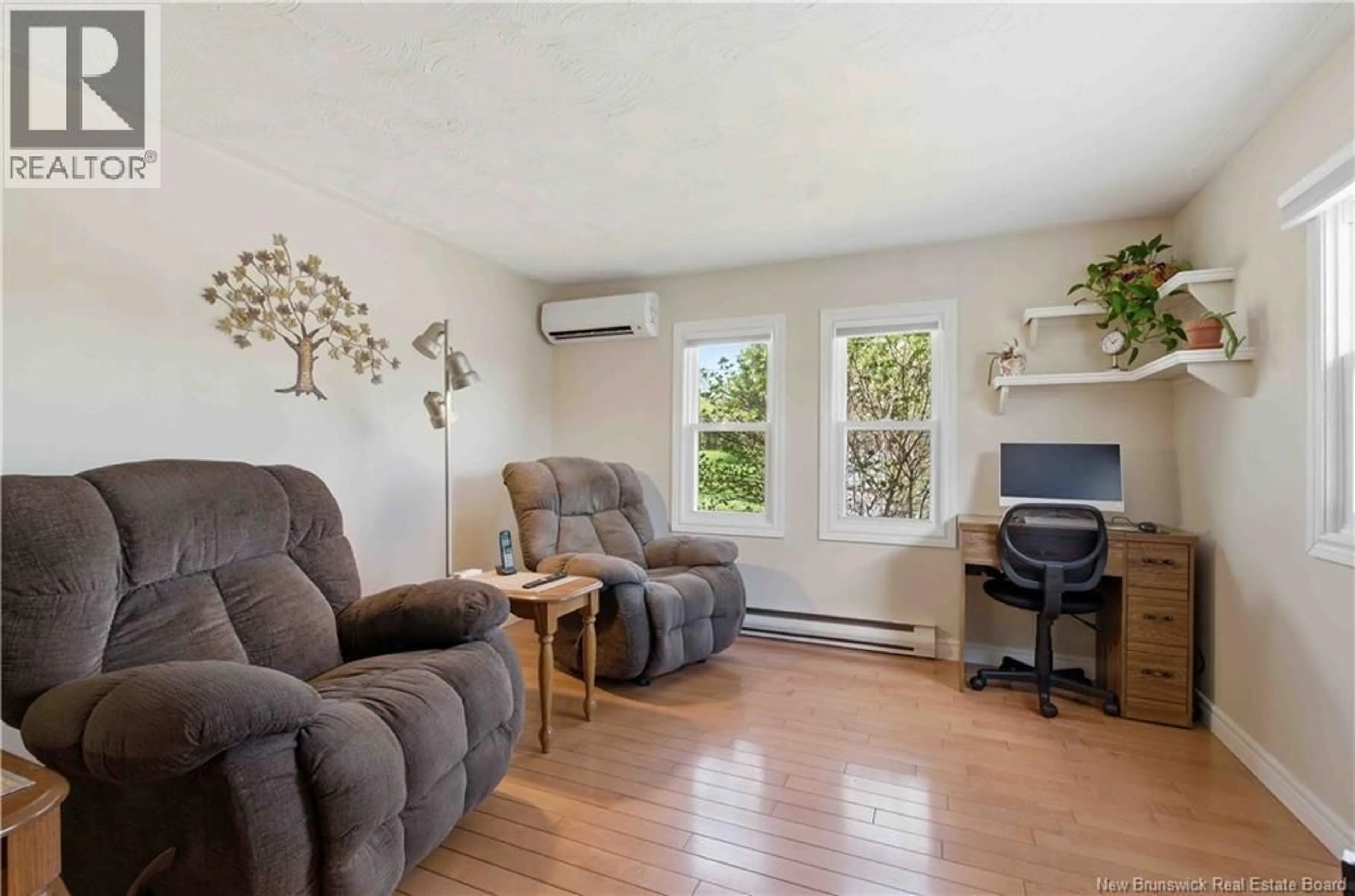 Living room with furniture, wood/laminate floor for 425 KINGSLEY ROAD, Kingsley New Brunswick E3G6C3