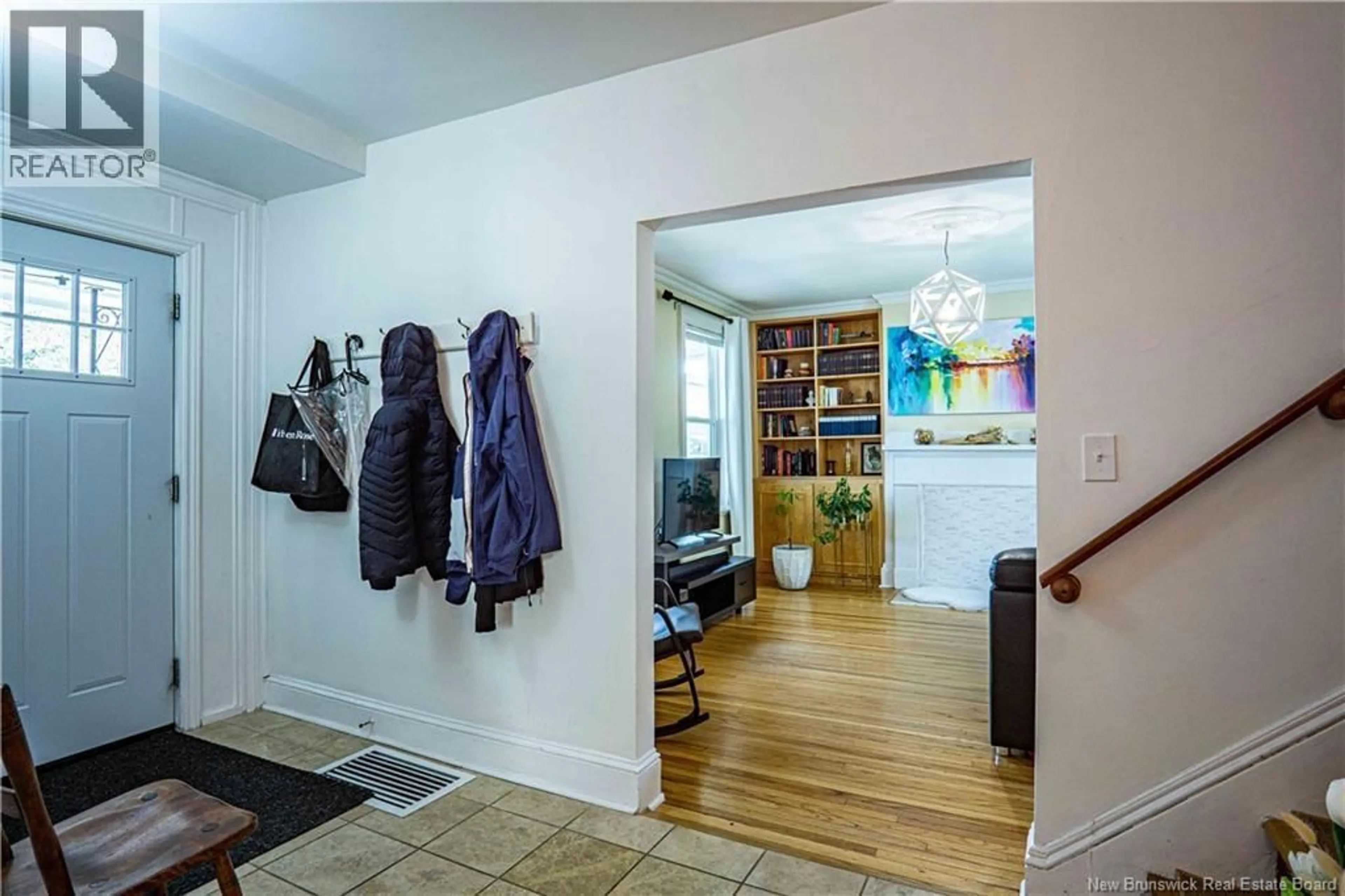 Indoor entryway for 576 CHARLOTTE STREET, Fredericton New Brunswick E3B1M2