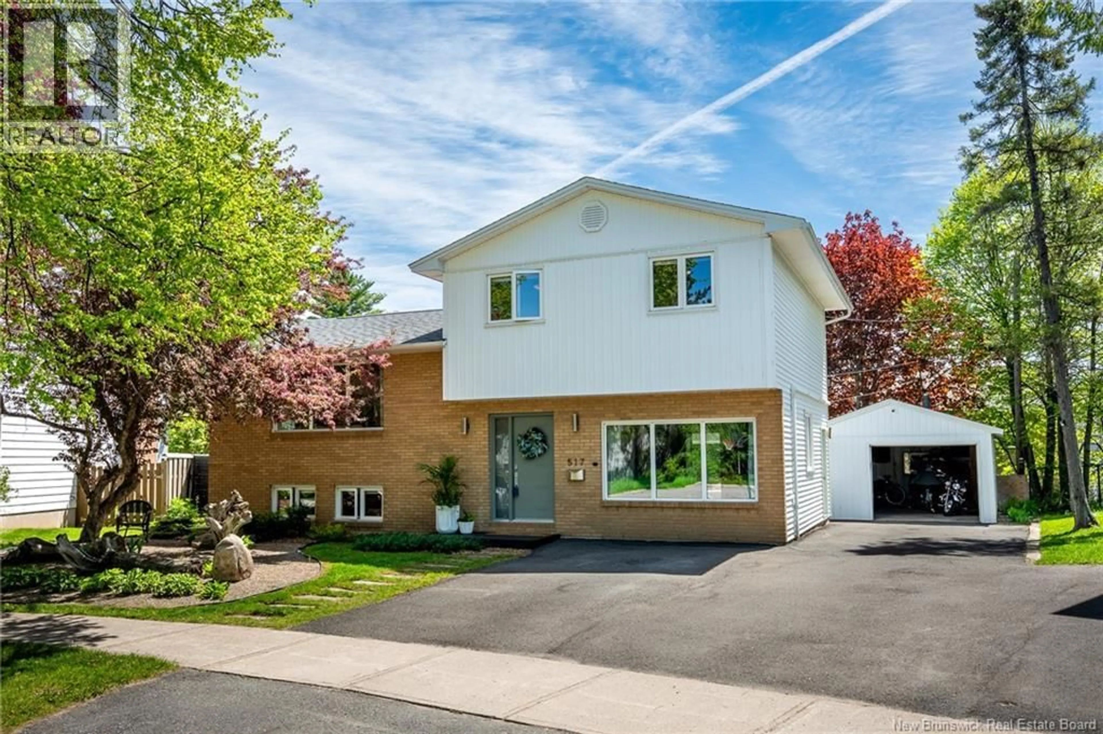Home with vinyl exterior material, street for 517 MANSFIELD STREET, Fredericton New Brunswick E3B3A1