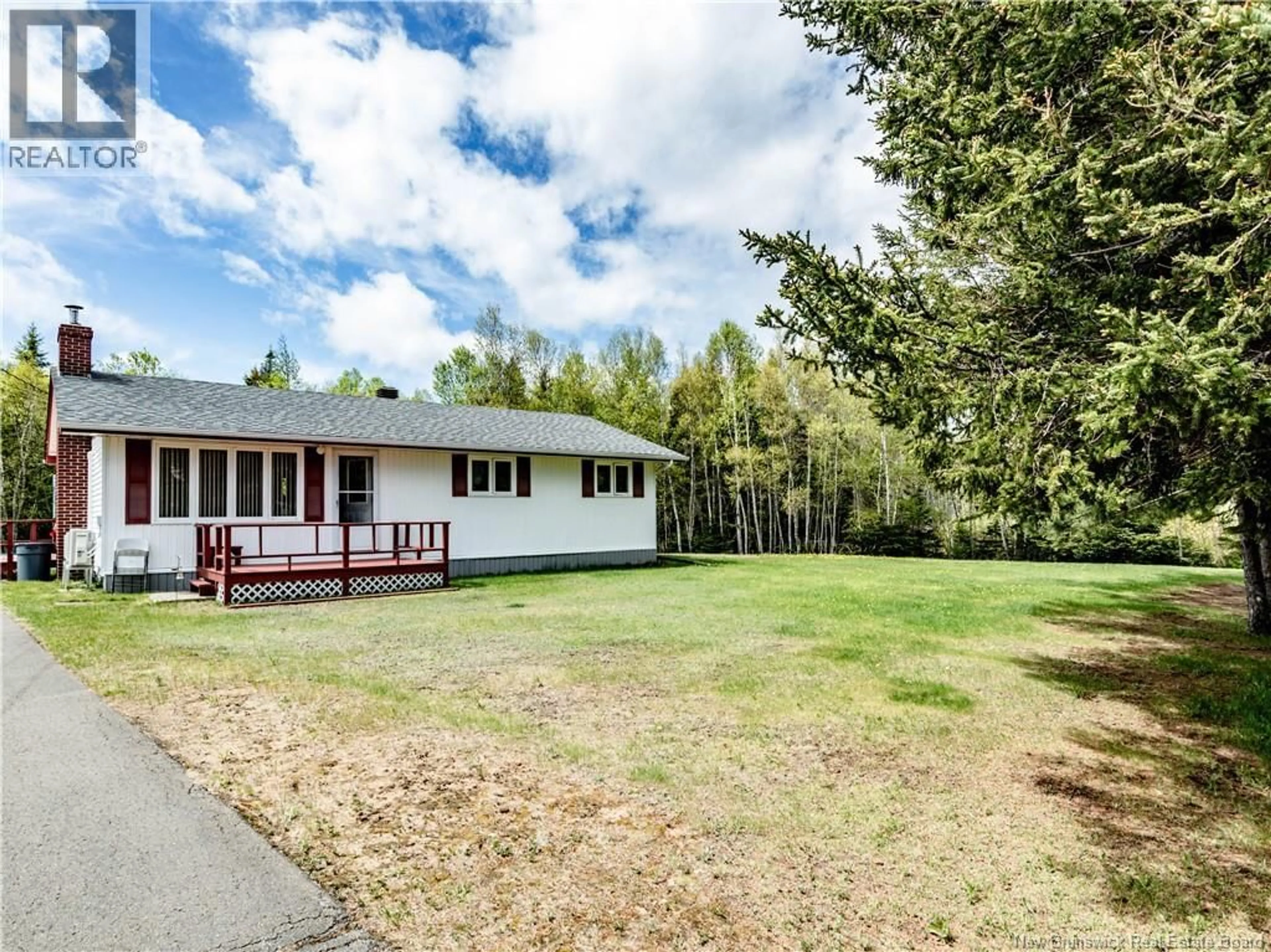 A pic from outside/outdoor area/front of a property/back of a property/a pic from drone, unknown for 2519 ROUTE 505, Richiboucto-Village New Brunswick E4W1M5