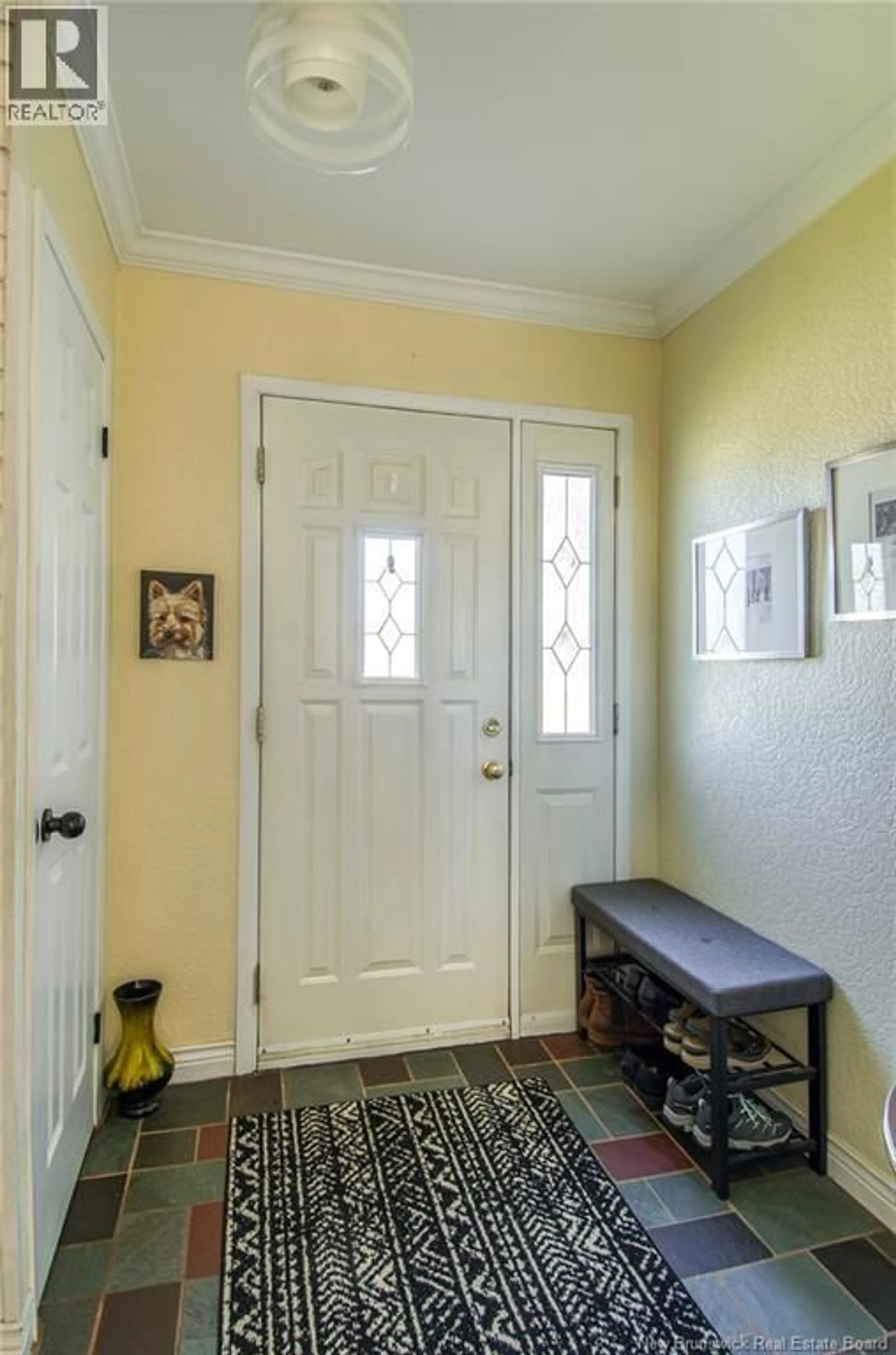 Indoor entryway for 147 WOODHAVEN DRIVE, Saint John New Brunswick E2K4M3