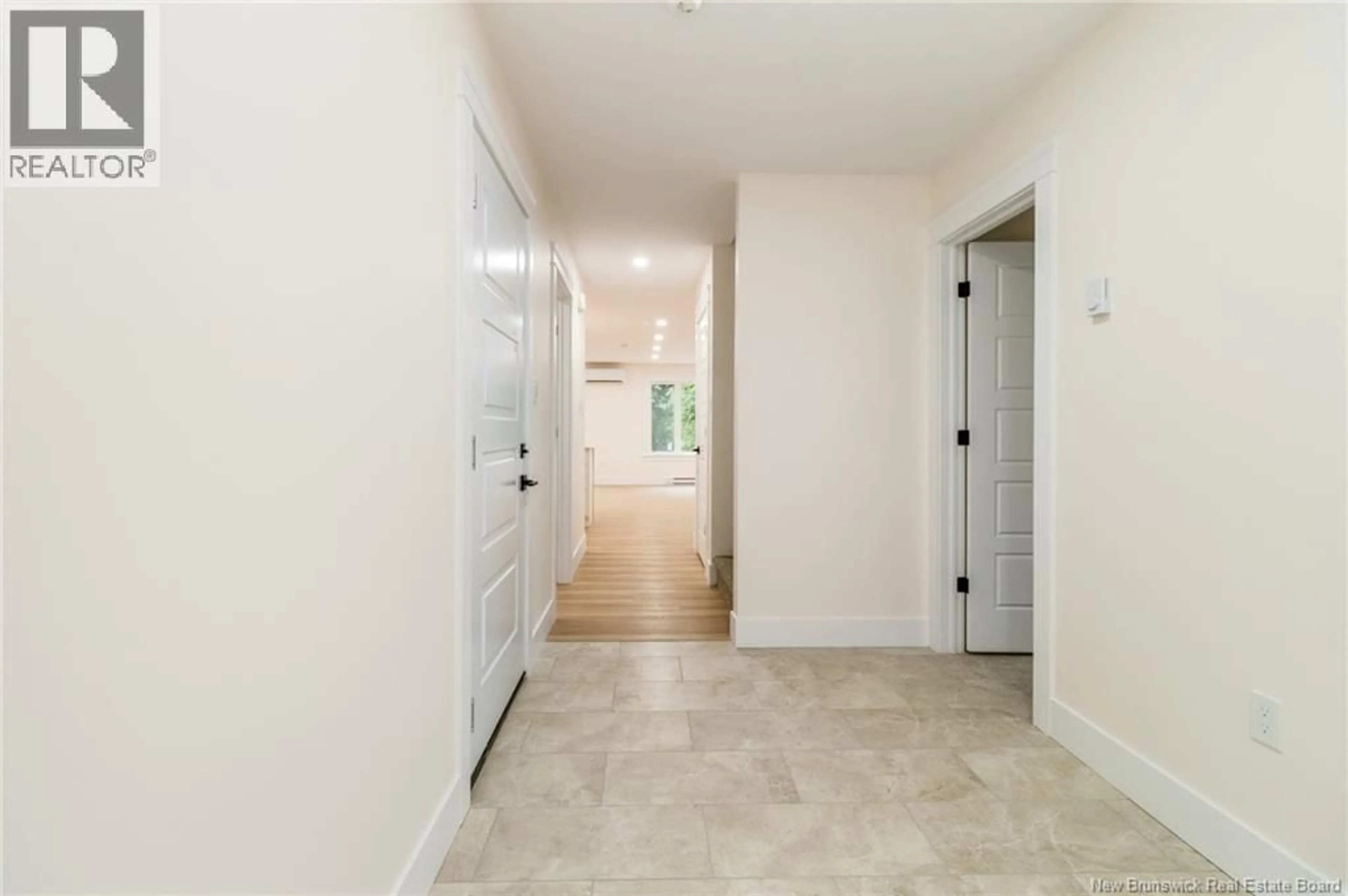Indoor entryway for B - 378 WOODSTOCK ROAD, Fredericton New Brunswick E3B2H7
