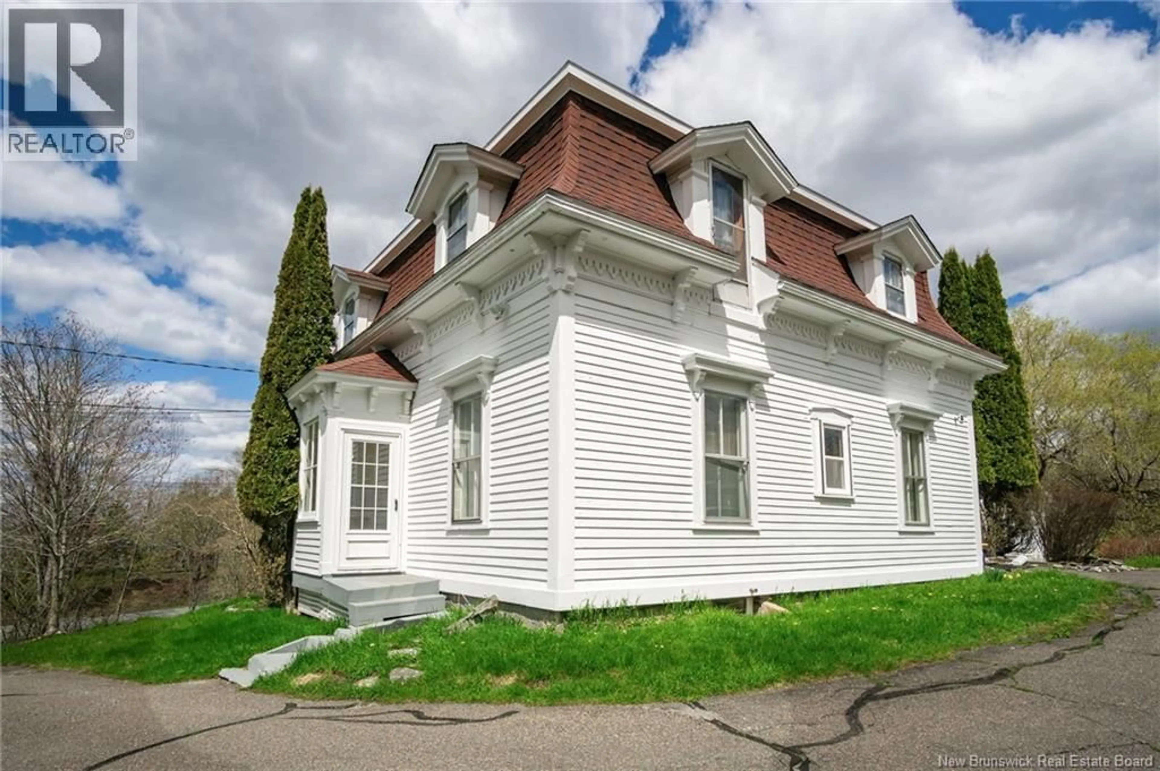 Unknown for 697 BAY STREET, Saint John New Brunswick E2M7L6