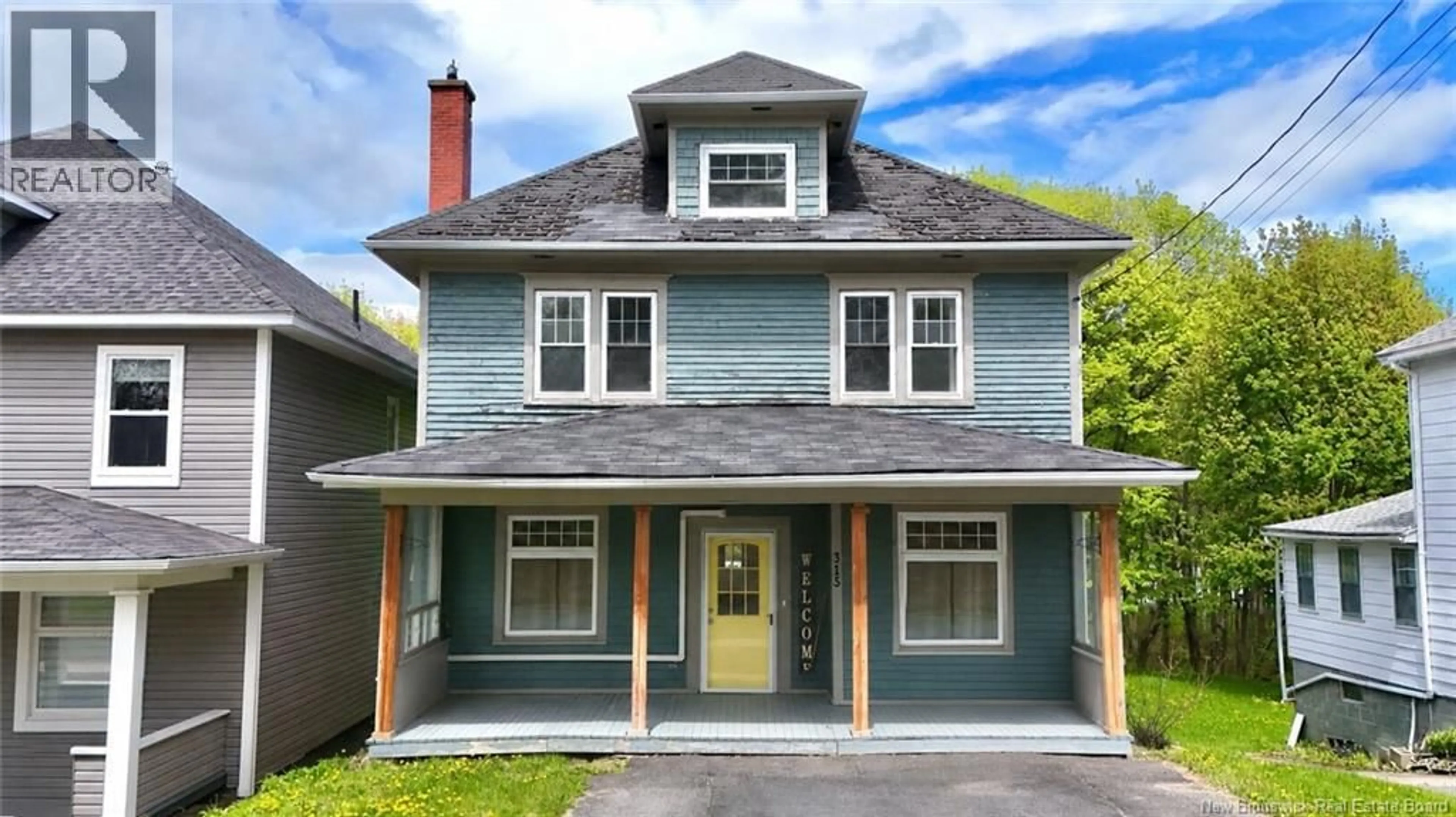 Home with vinyl exterior material, street for 315 ST JOHN STREET, Bathurst New Brunswick E2A1E8