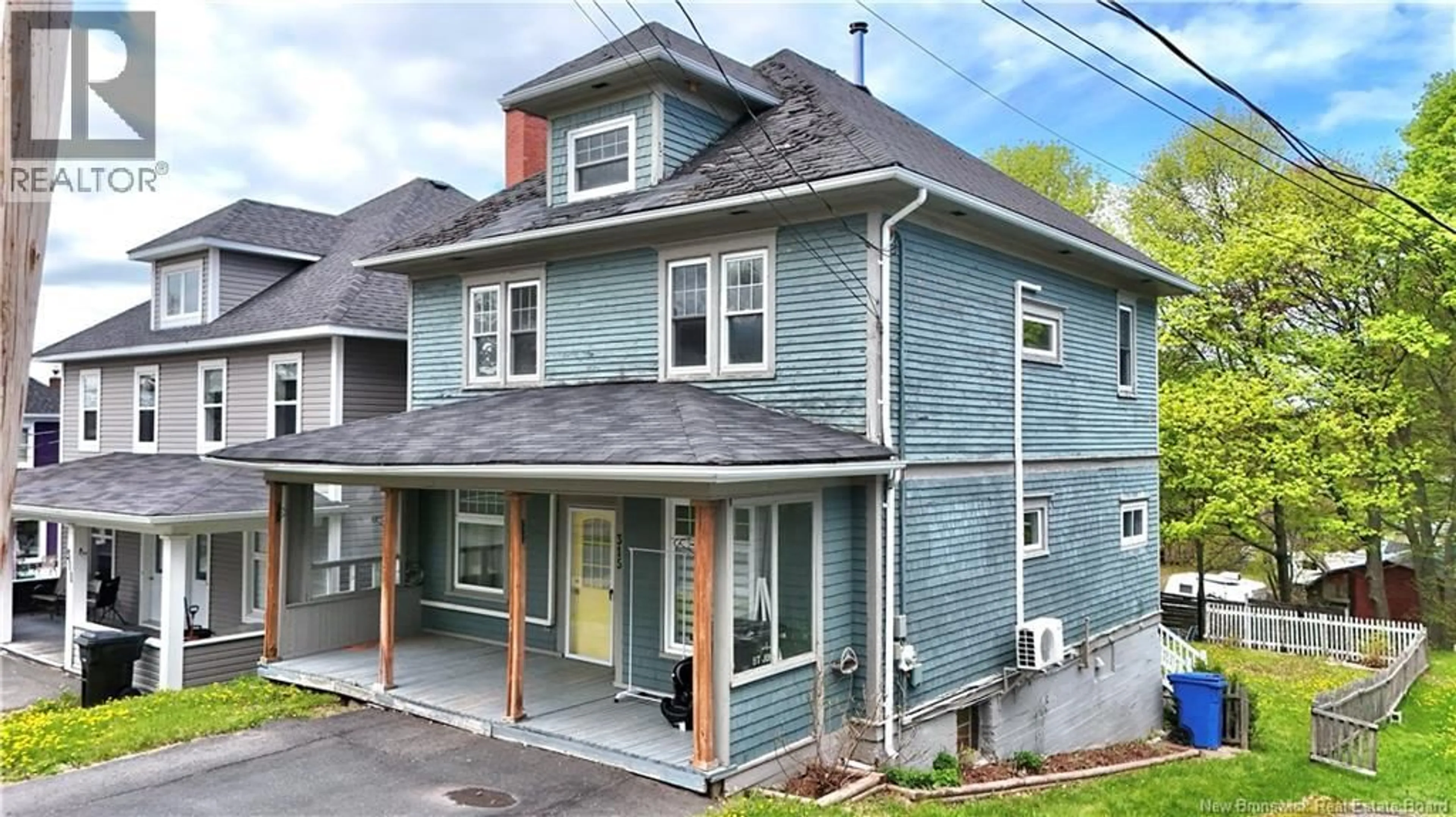 Home with vinyl exterior material, street for 315 ST JOHN STREET, Bathurst New Brunswick E2A1E8