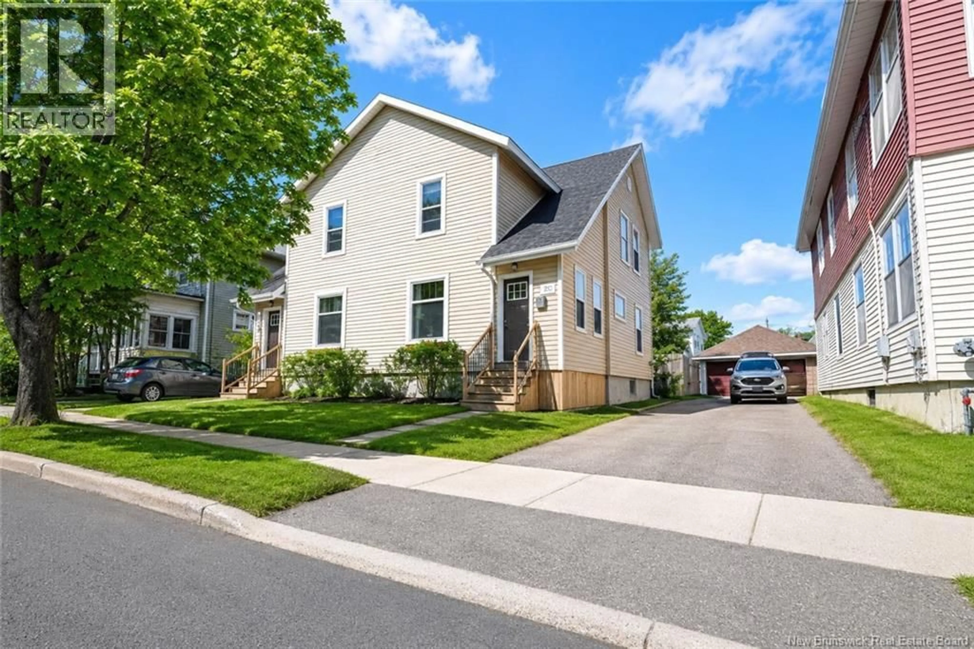 Home with vinyl exterior material, street for 24-26 HENRY, Moncton New Brunswick E1C5B7