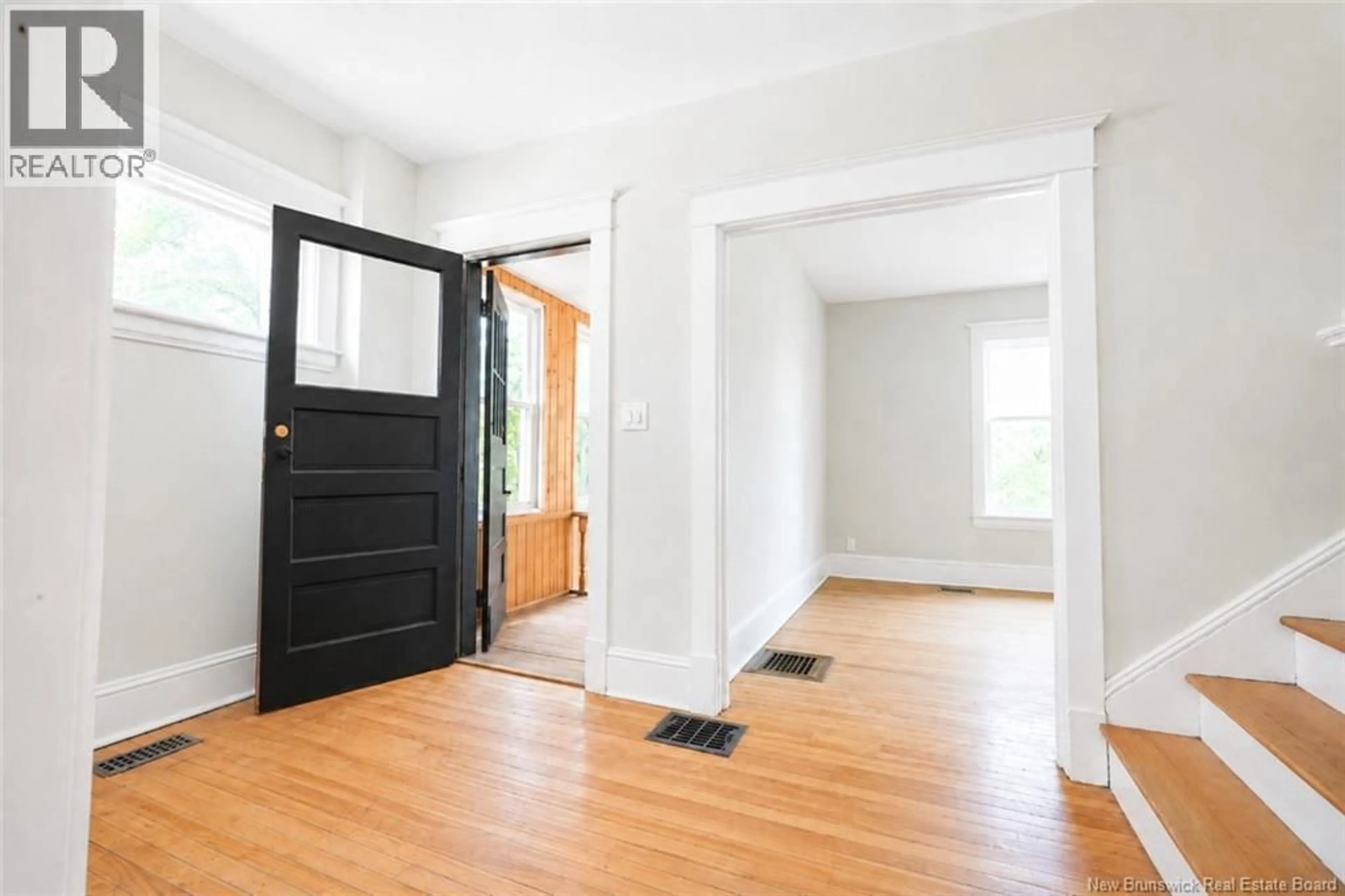 Indoor entryway for 24-26 HENRY, Moncton New Brunswick E1C5B7