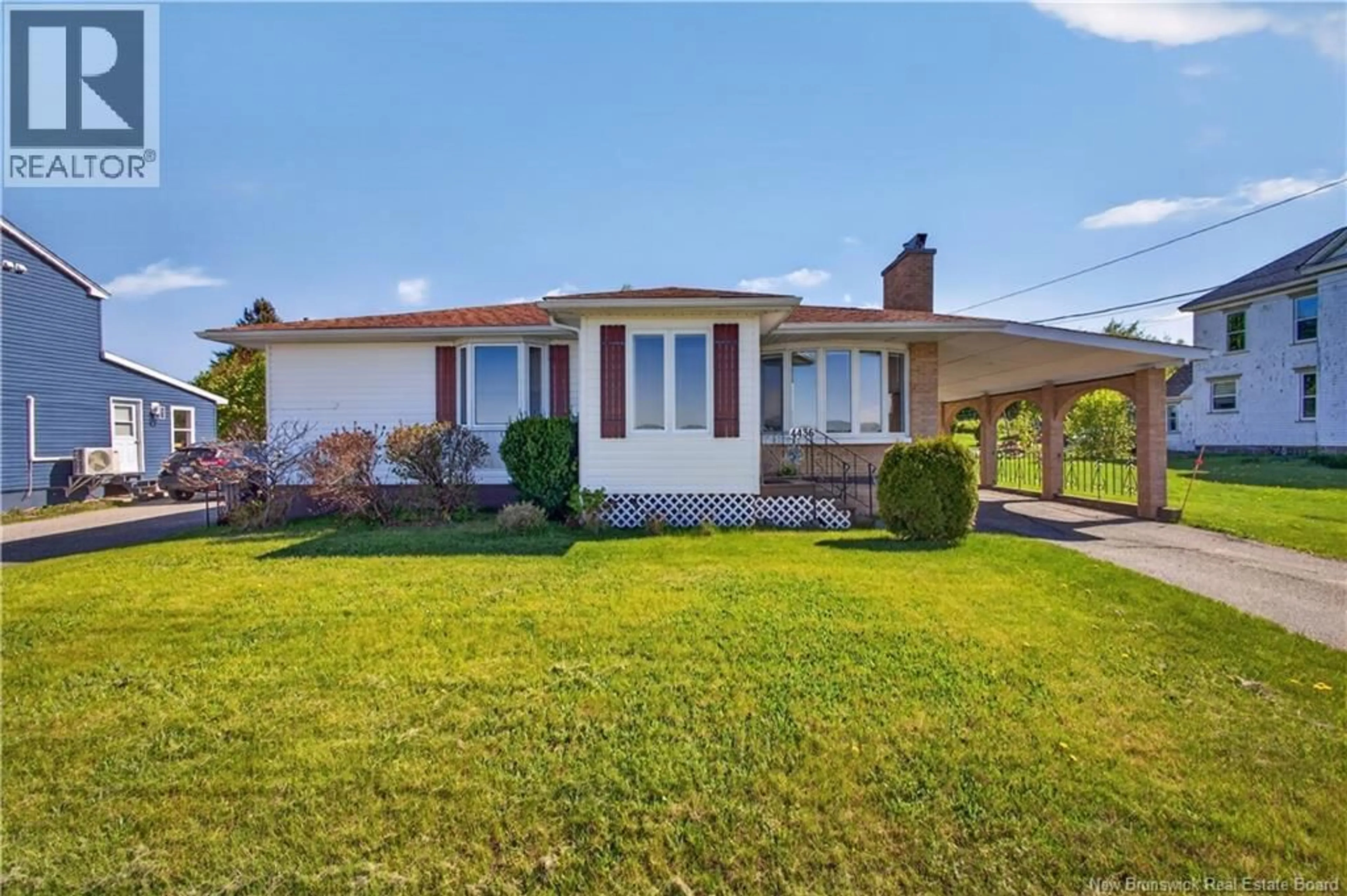 Home with vinyl exterior material, street for 4436 WATER STREET, Miramichi New Brunswick E2S1B3
