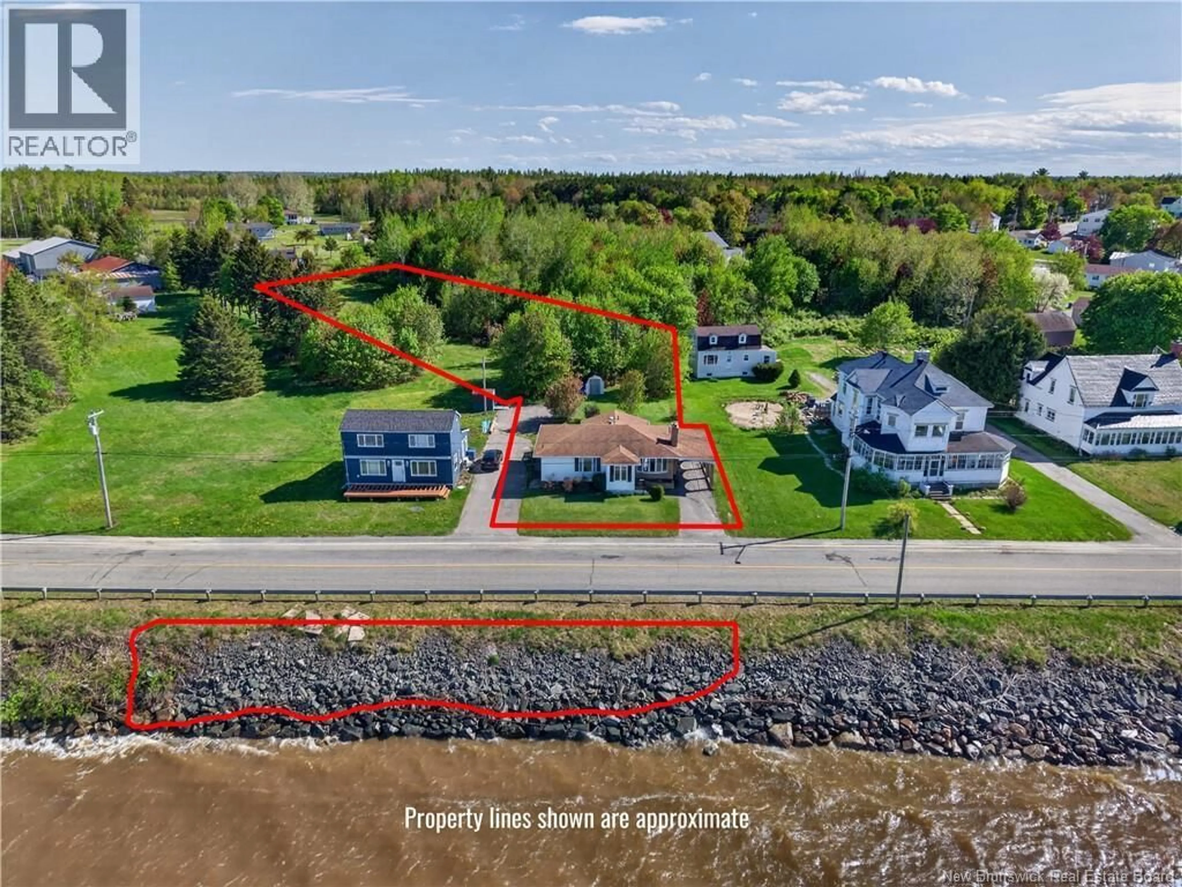 A pic from outside/outdoor area/front of a property/back of a property/a pic from drone, water/lake/river/ocean view for 4436 WATER STREET, Miramichi New Brunswick E2S1B3