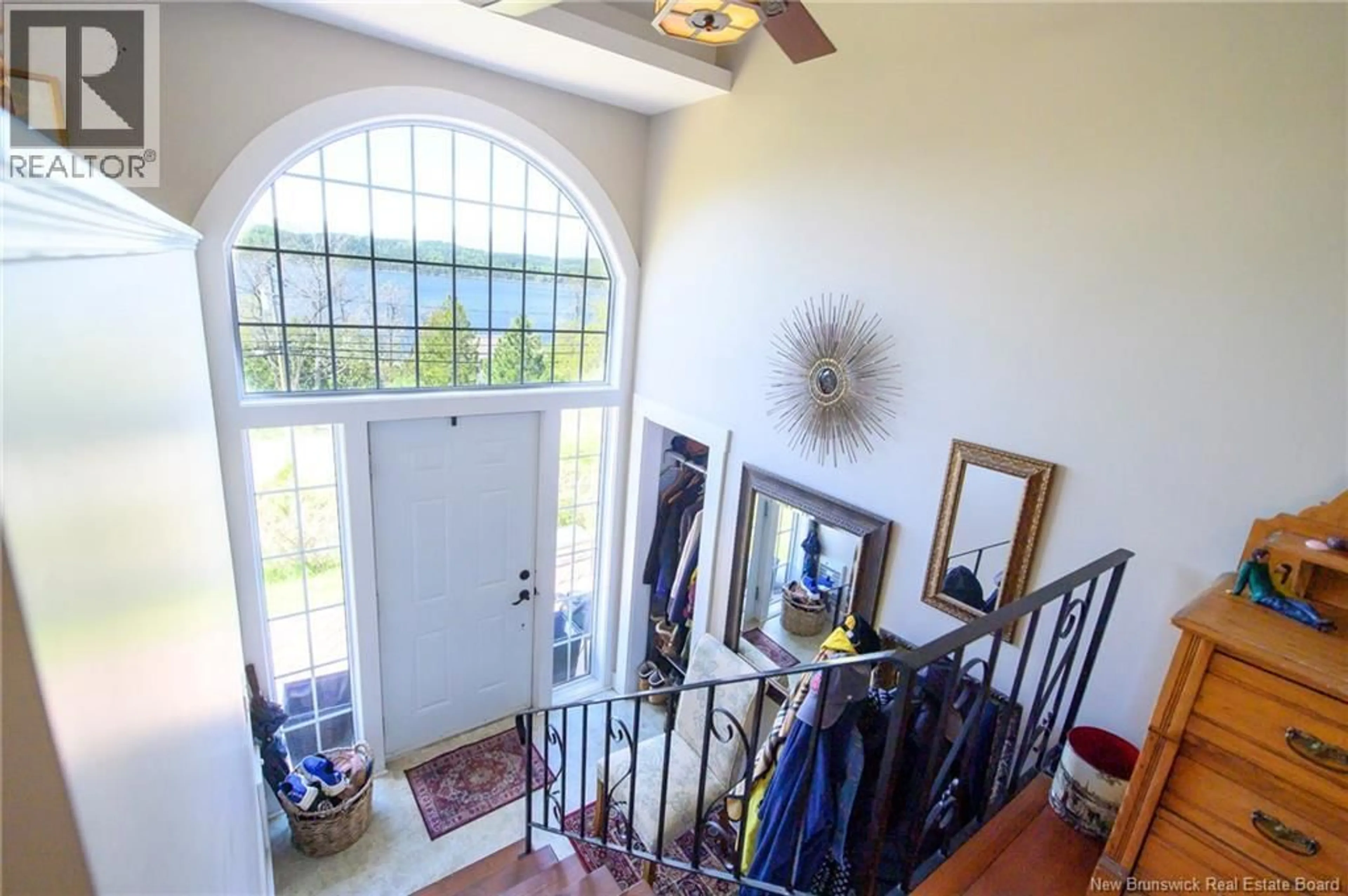 Indoor entryway for 462 GONDOLA POINT ROAD, Quispamsis New Brunswick E2E1E2