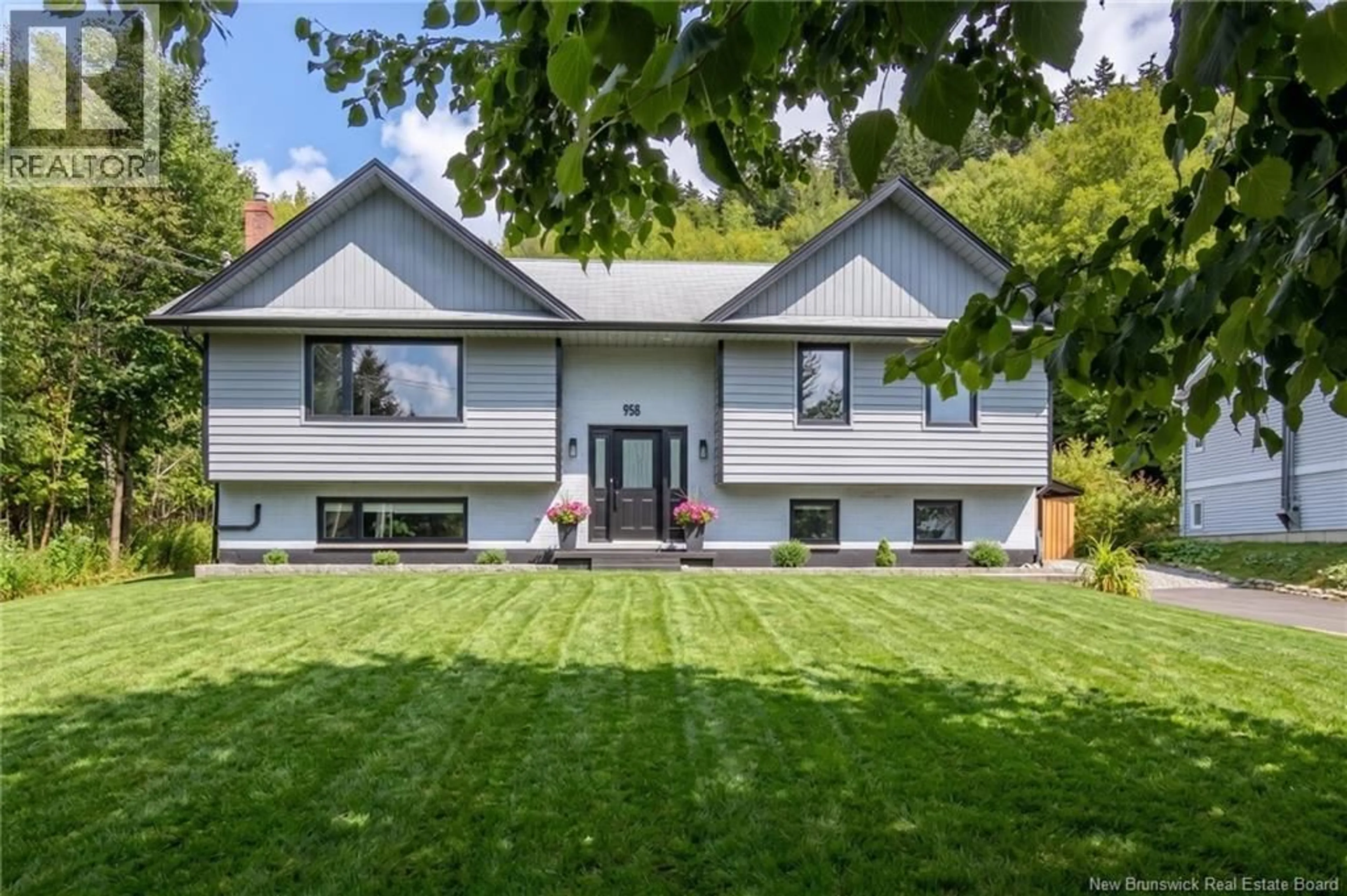 Home with vinyl exterior material, unknown for 958 KENNEBECASIS DRIVE, Saint John New Brunswick E2K5A8