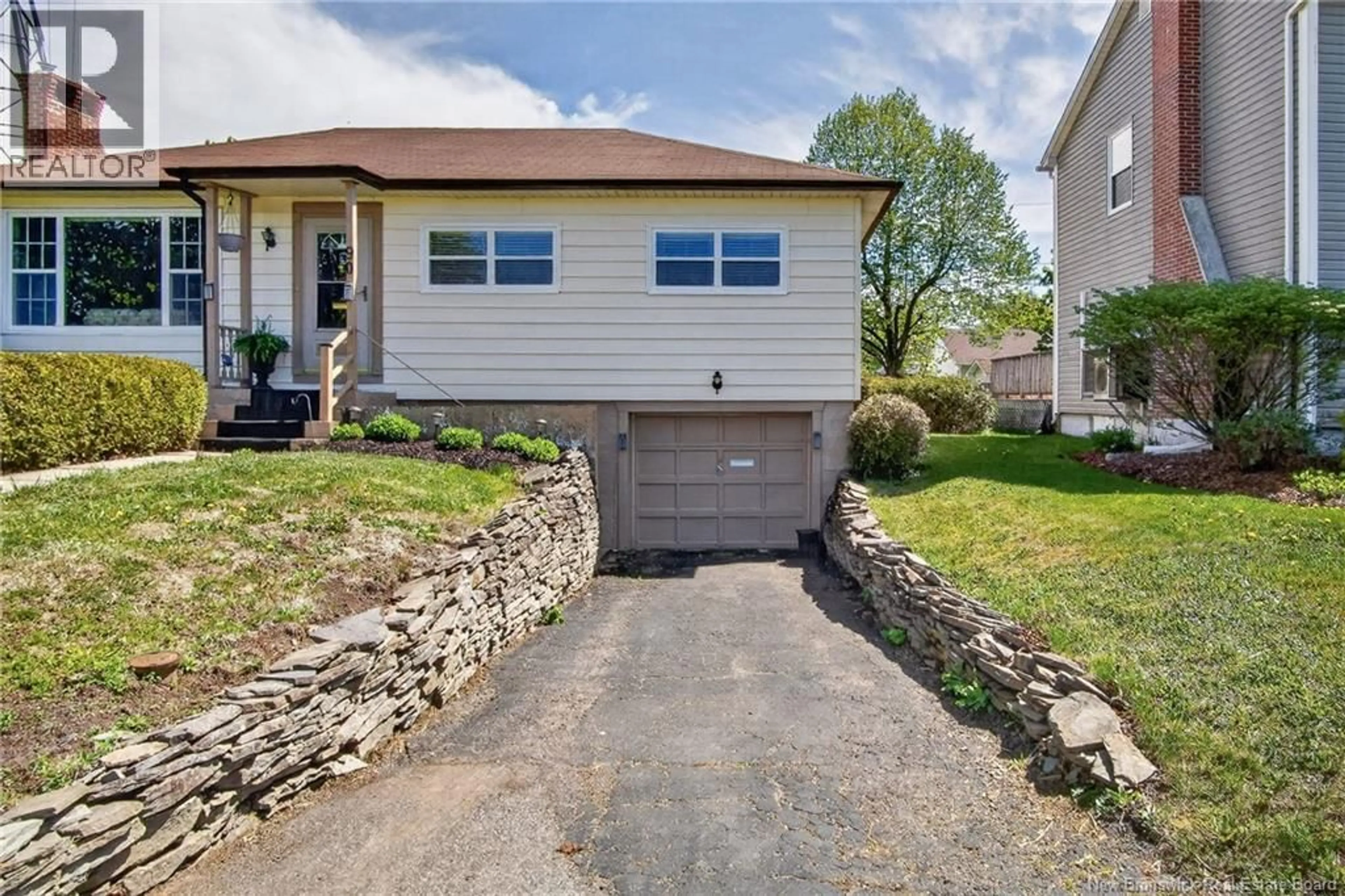 Home with vinyl exterior material, street for 90 BAYVIEW DRIVE, Saint John New Brunswick E2M4E1