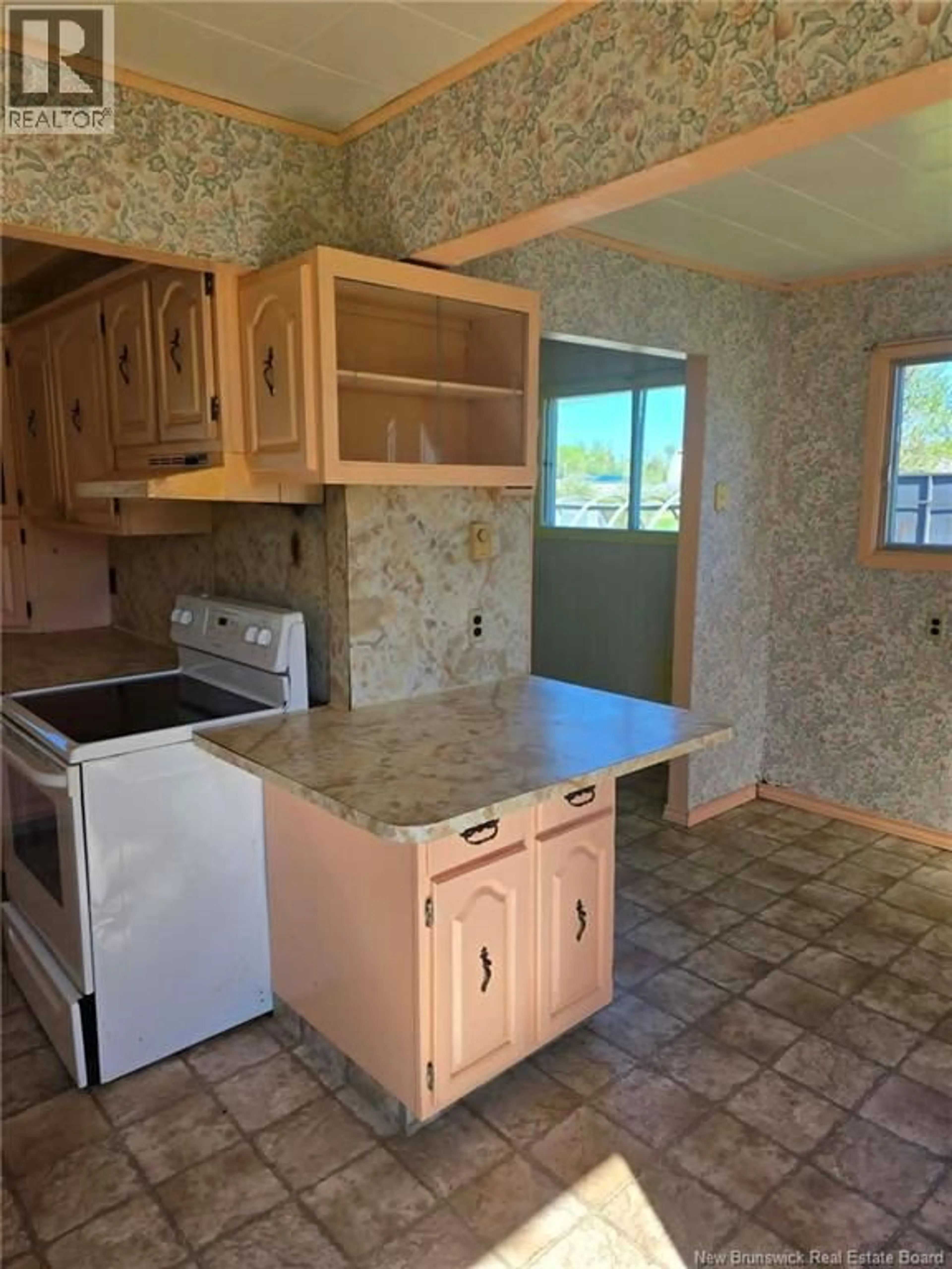 Standard kitchen, ceramic/tile floor for 751 CH LEBLANC, Saint-Andre-LeBlanc New Brunswick E4P6B3