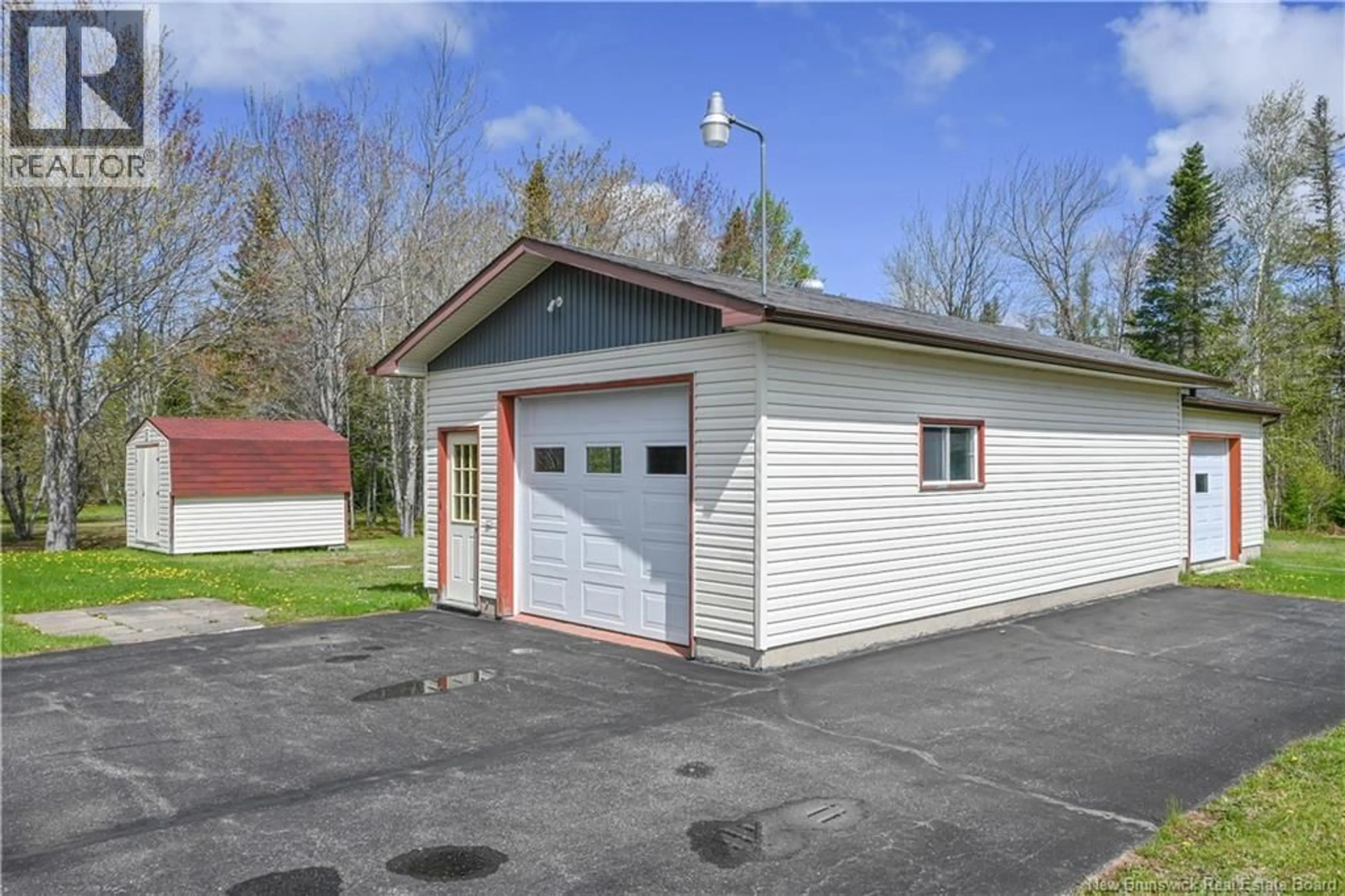 Indoor garage for 1826 350 ROUTE, Maltempec New Brunswick E8P1N9
