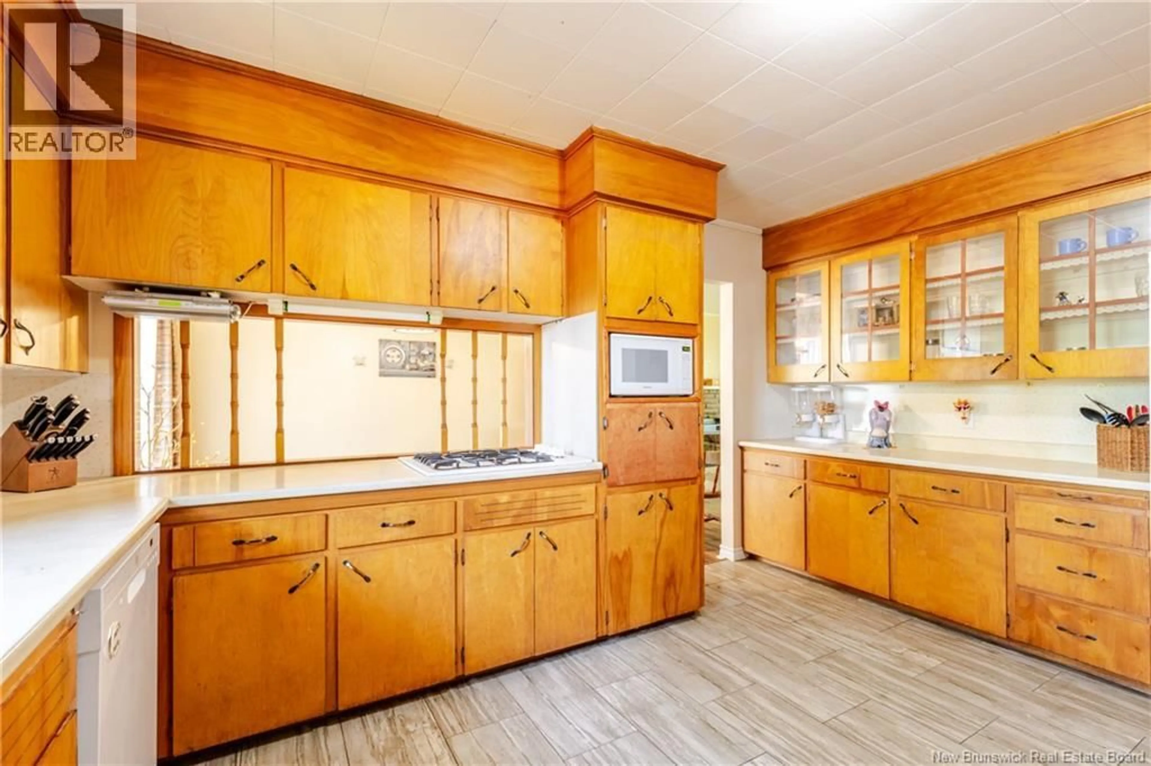 Standard kitchen, unknown for 727 GREGG COURT, Fredericton New Brunswick E3B4H5