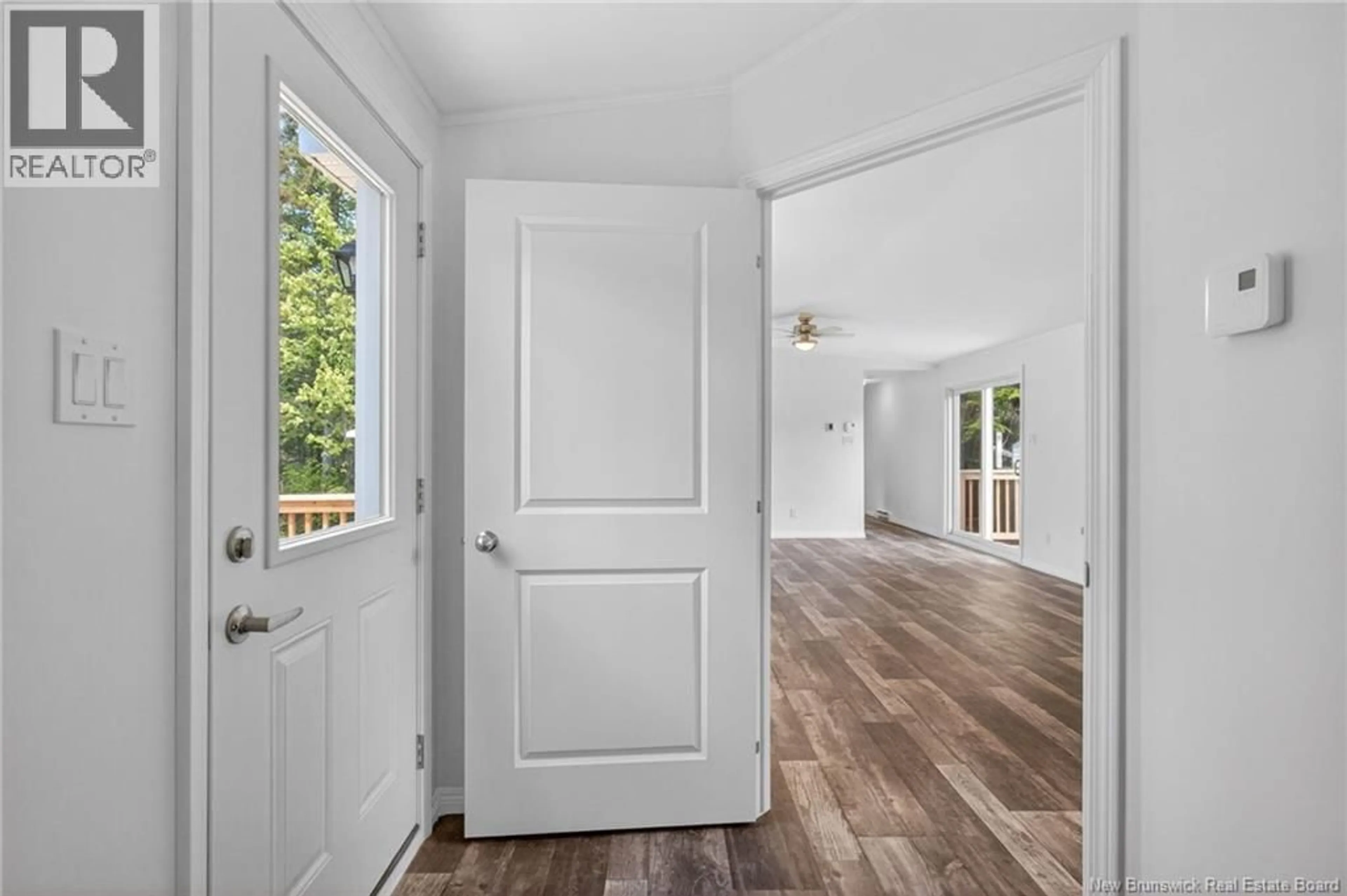 Indoor entryway for 19 BENTLEY AVENUE, Moncton New Brunswick E1E4L1