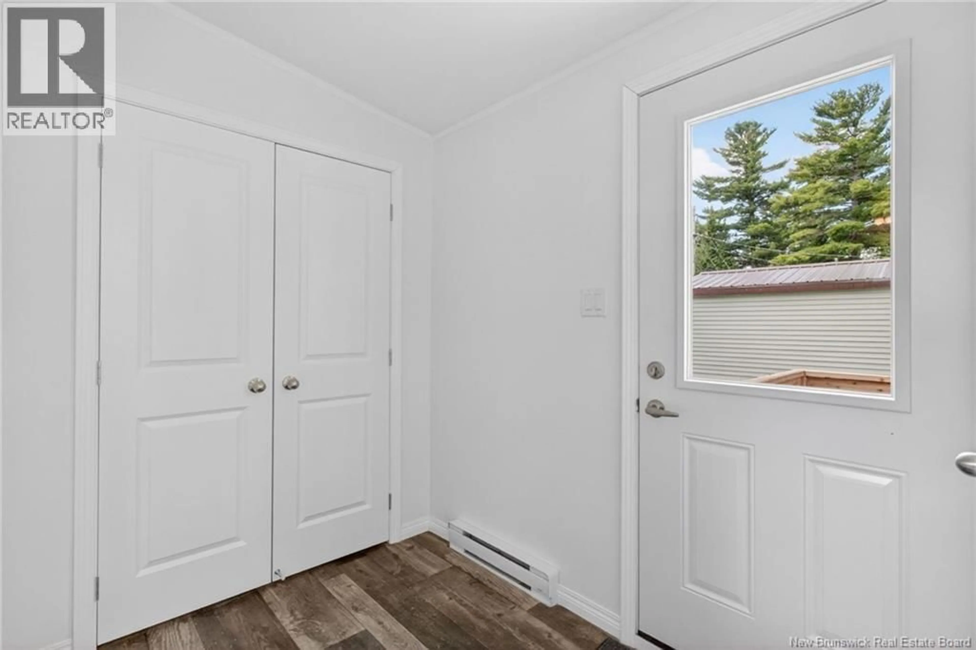 Indoor entryway for 19 BENTLEY AVENUE, Moncton New Brunswick E1E4L1