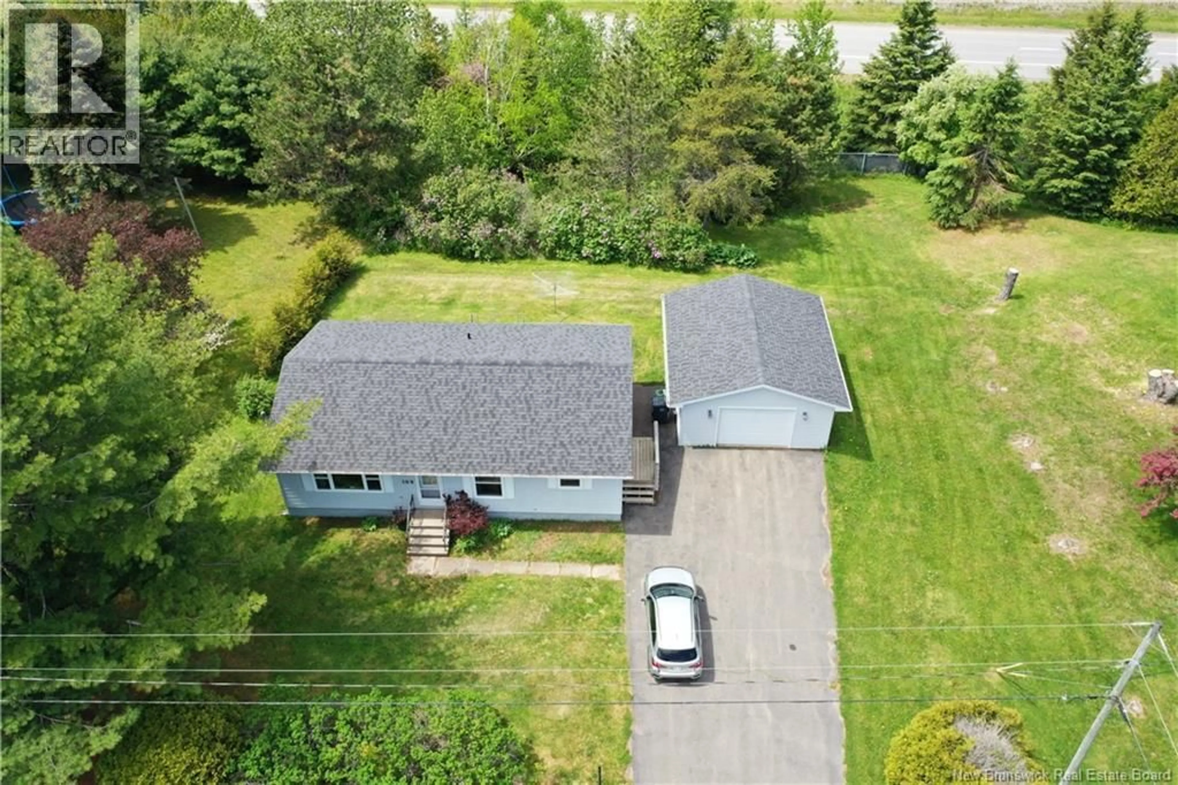 A pic from outside/outdoor area/front of a property/back of a property/a pic from drone, street for 109 MAPLETON CRESCENT, Hampton New Brunswick E5N5E7