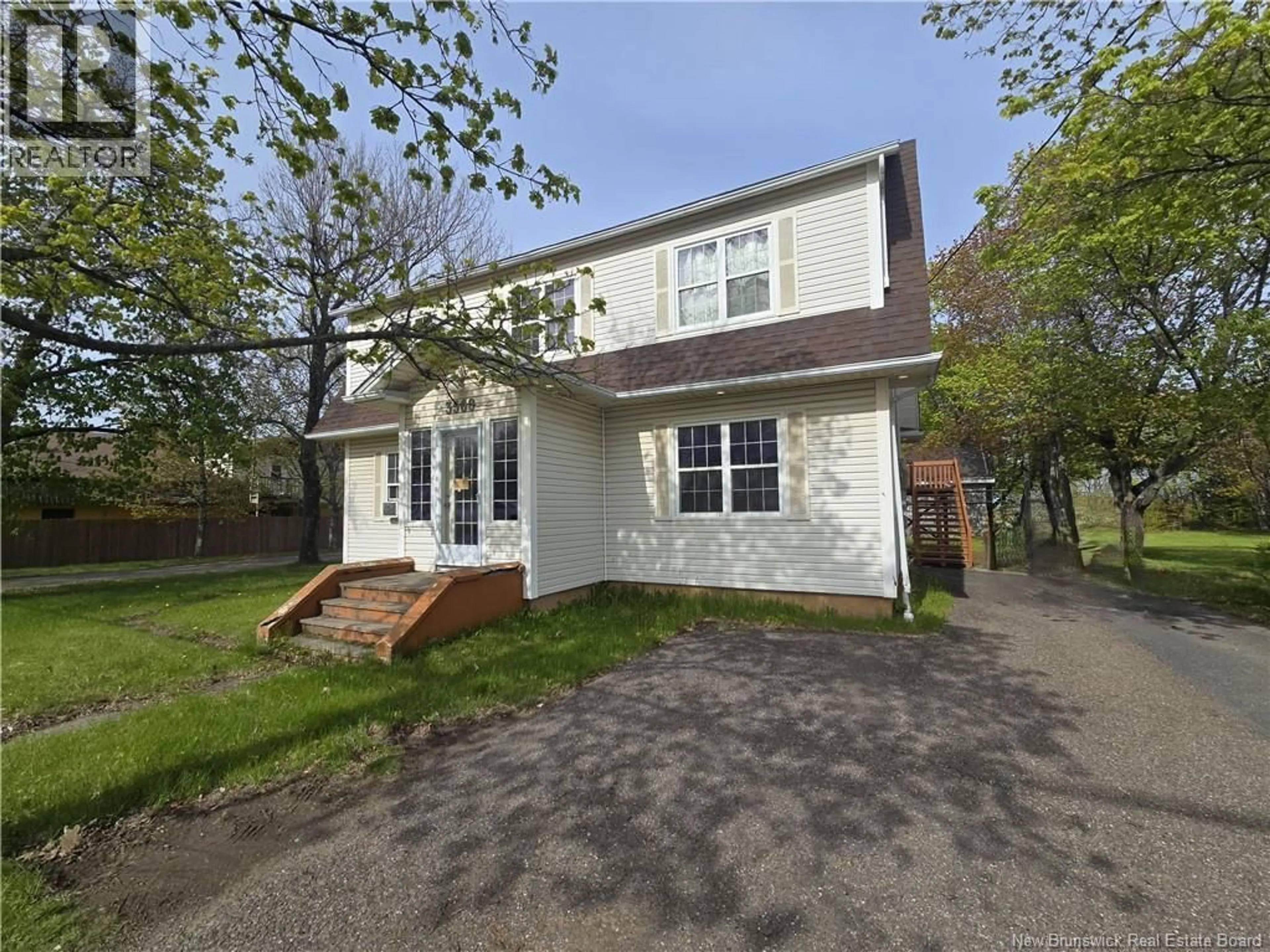 A pic from outside/outdoor area/front of a property/back of a property/a pic from drone, street for 3560 RUE PRINCIPALE, Tracadie New Brunswick E1X1C9