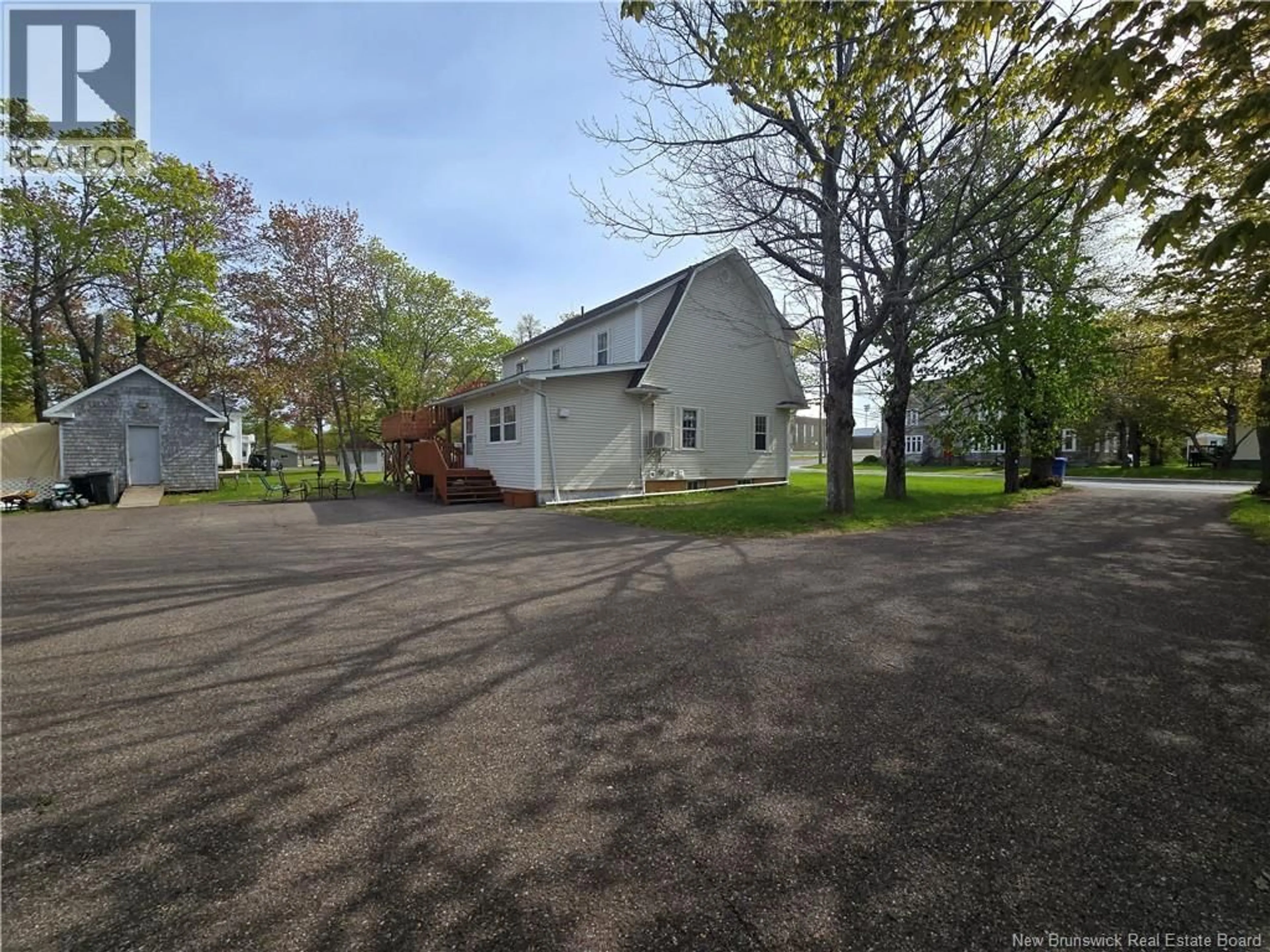 A pic from outside/outdoor area/front of a property/back of a property/a pic from drone, street for 3560 RUE PRINCIPALE, Tracadie New Brunswick E1X1C9